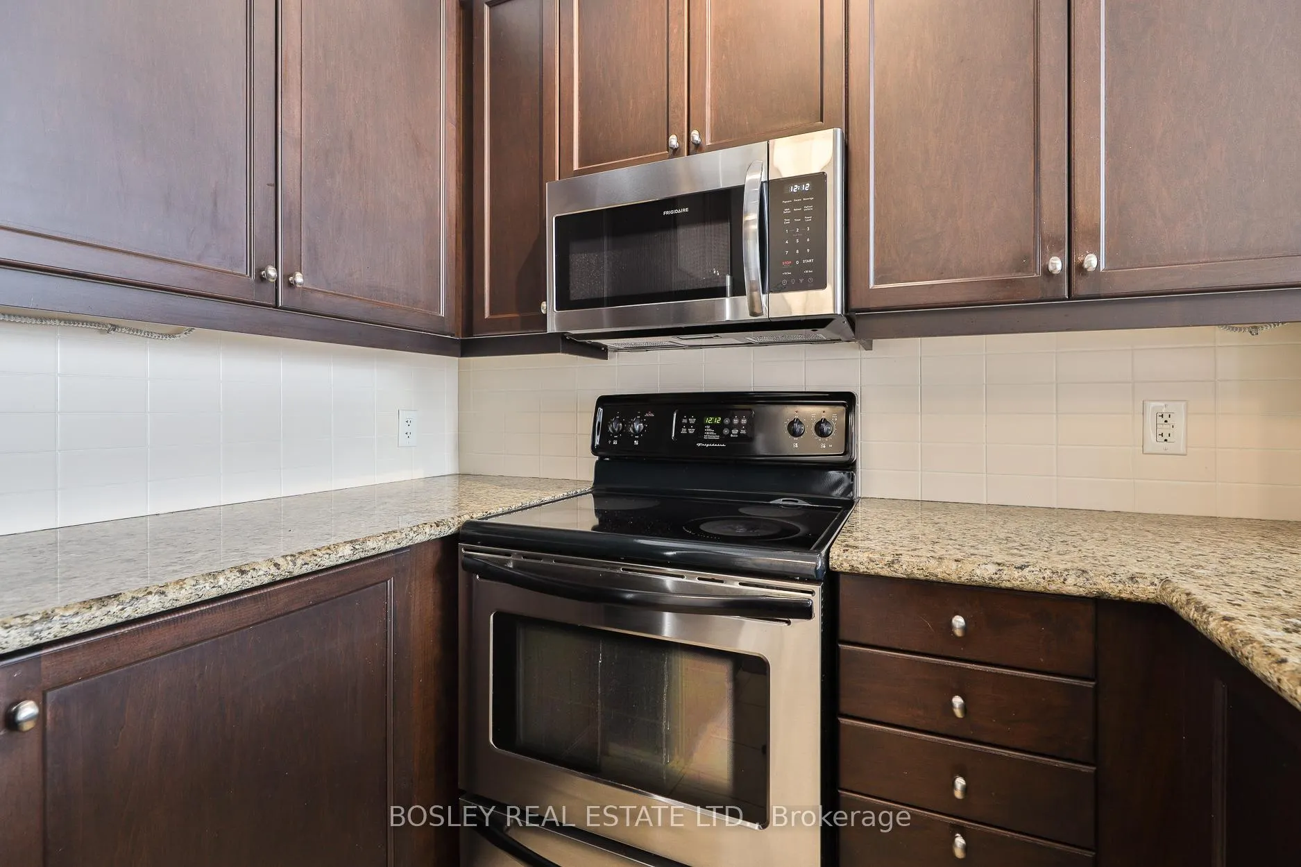 Photo 4 of Unit 201, 500 St Clair Avenue W, Toronto, Humewood-Cedarvale — HOMEH