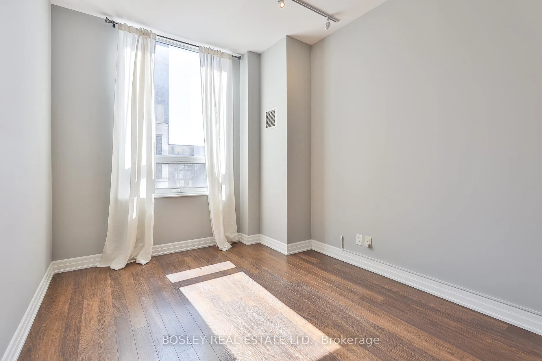 Photo 7 of Unit 201, 500 St Clair Avenue W, Toronto, Humewood-Cedarvale — HOMEH