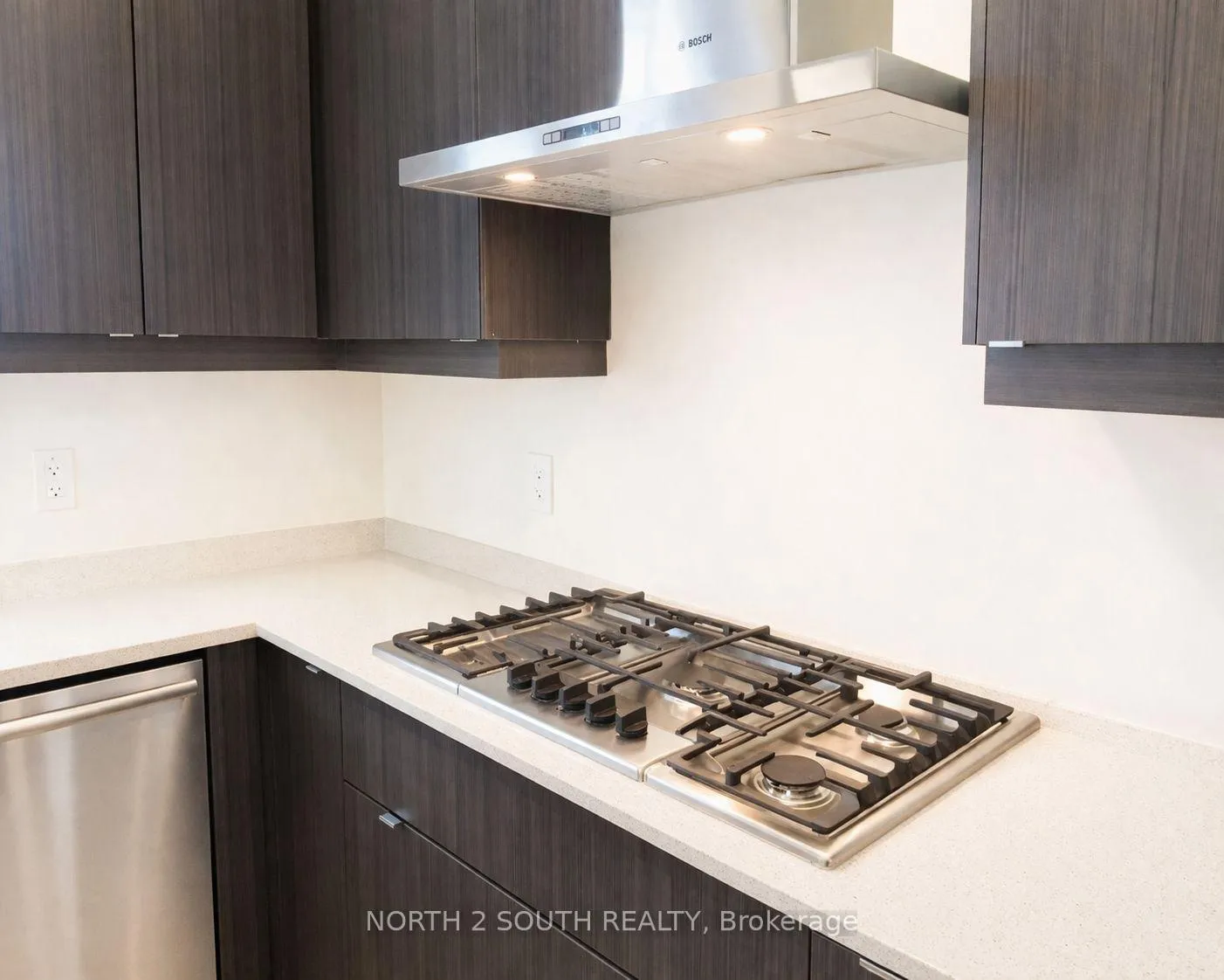 Photo 3 of 32 Carville Woods Circle, Caledon, Bolton East — HOMEH