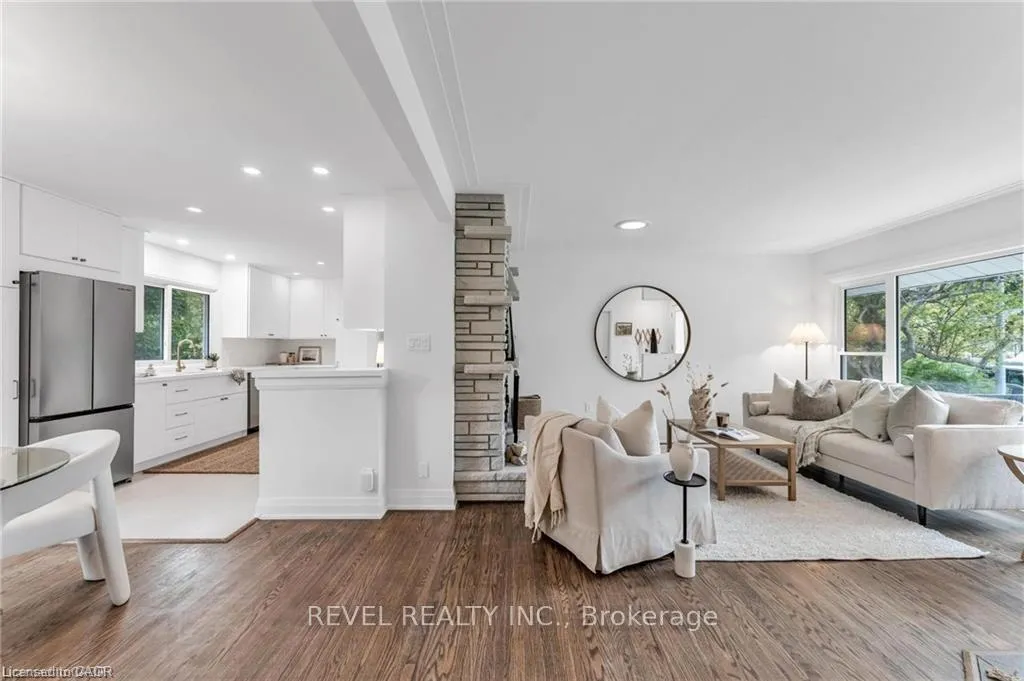 Photo 4 of 95 Seneca Drive, Hamilton, Ancaster — HOMEH