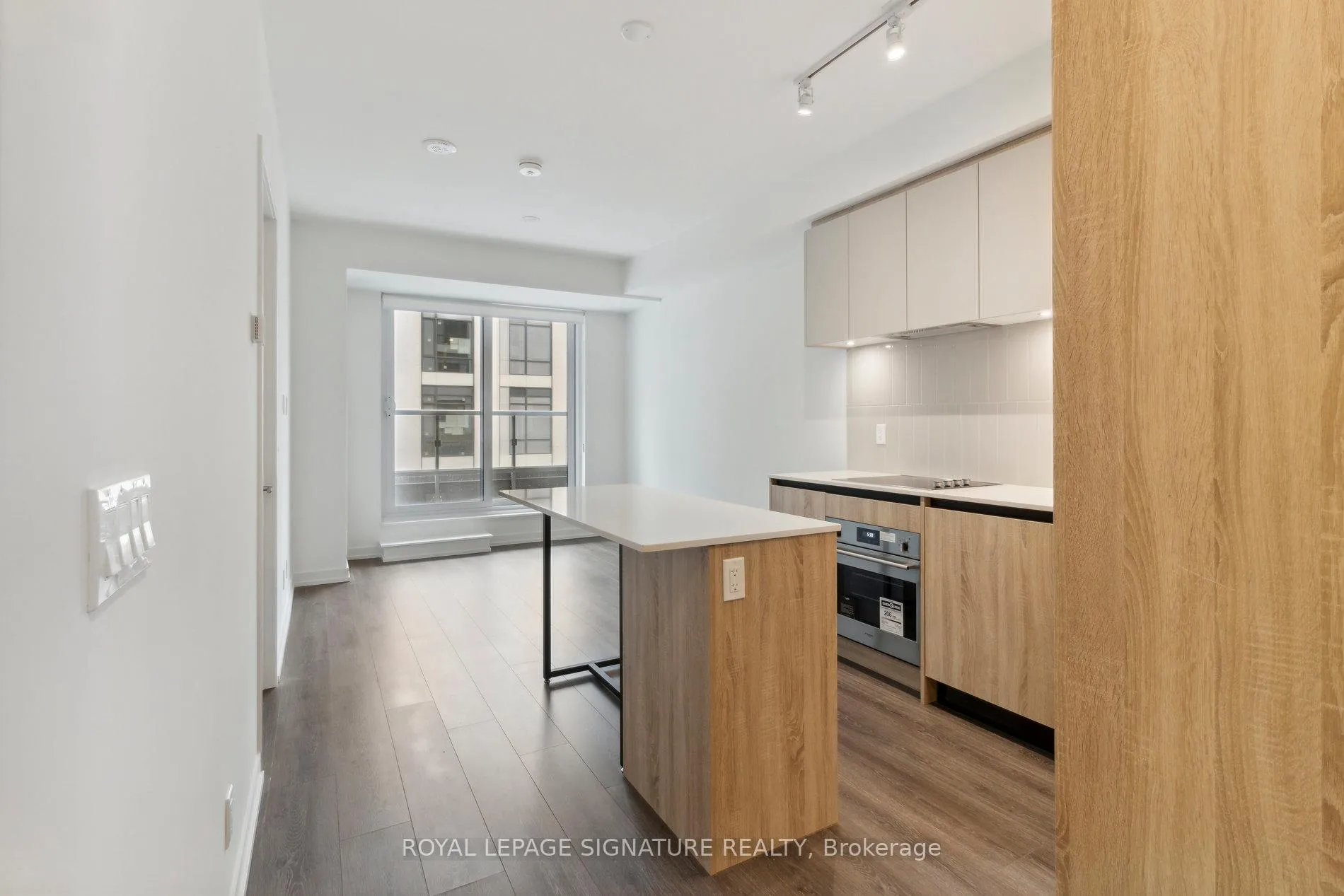 Photo 3 of Unit 510, 8 Beverley Glen Boulevard, Vaughan, Beverley Glen — HOMEH