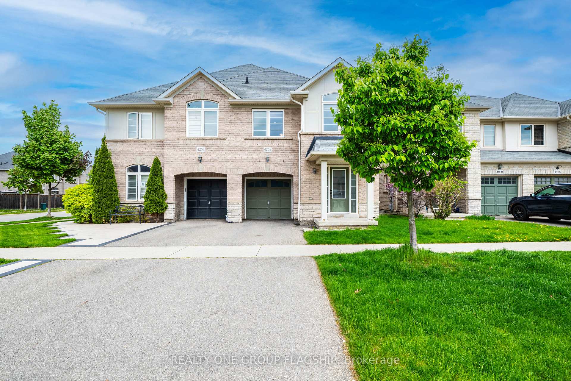Photo 1 of 4202 Thomas Alton Boulevard W, Burlington, Alton — HOMEH