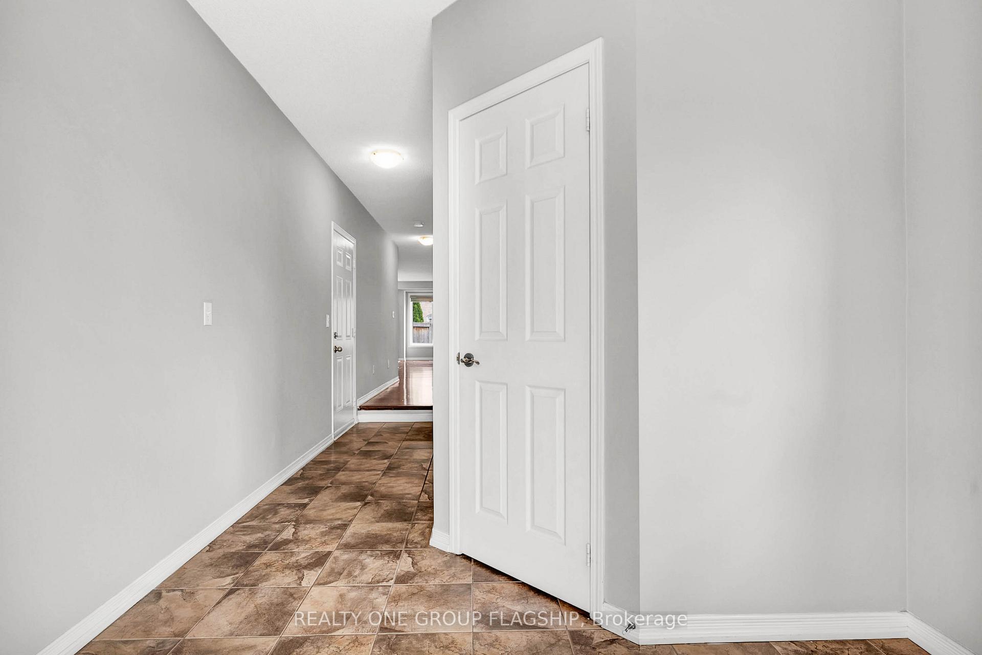 Photo 5 of 4202 Thomas Alton Boulevard W, Burlington, Alton — HOMEH