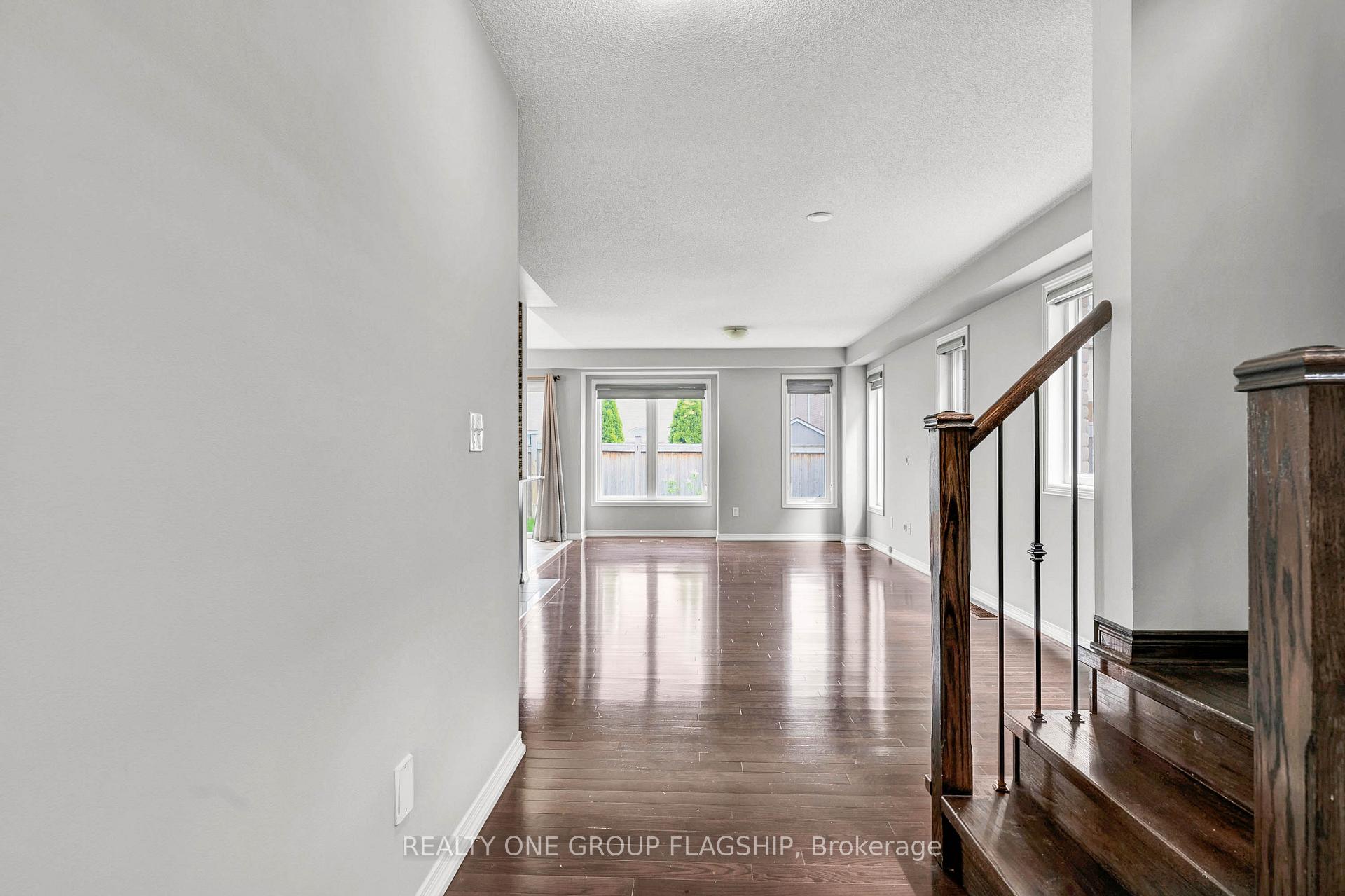 Photo 3 of 4202 Thomas Alton Boulevard W, Burlington, Alton — HOMEH