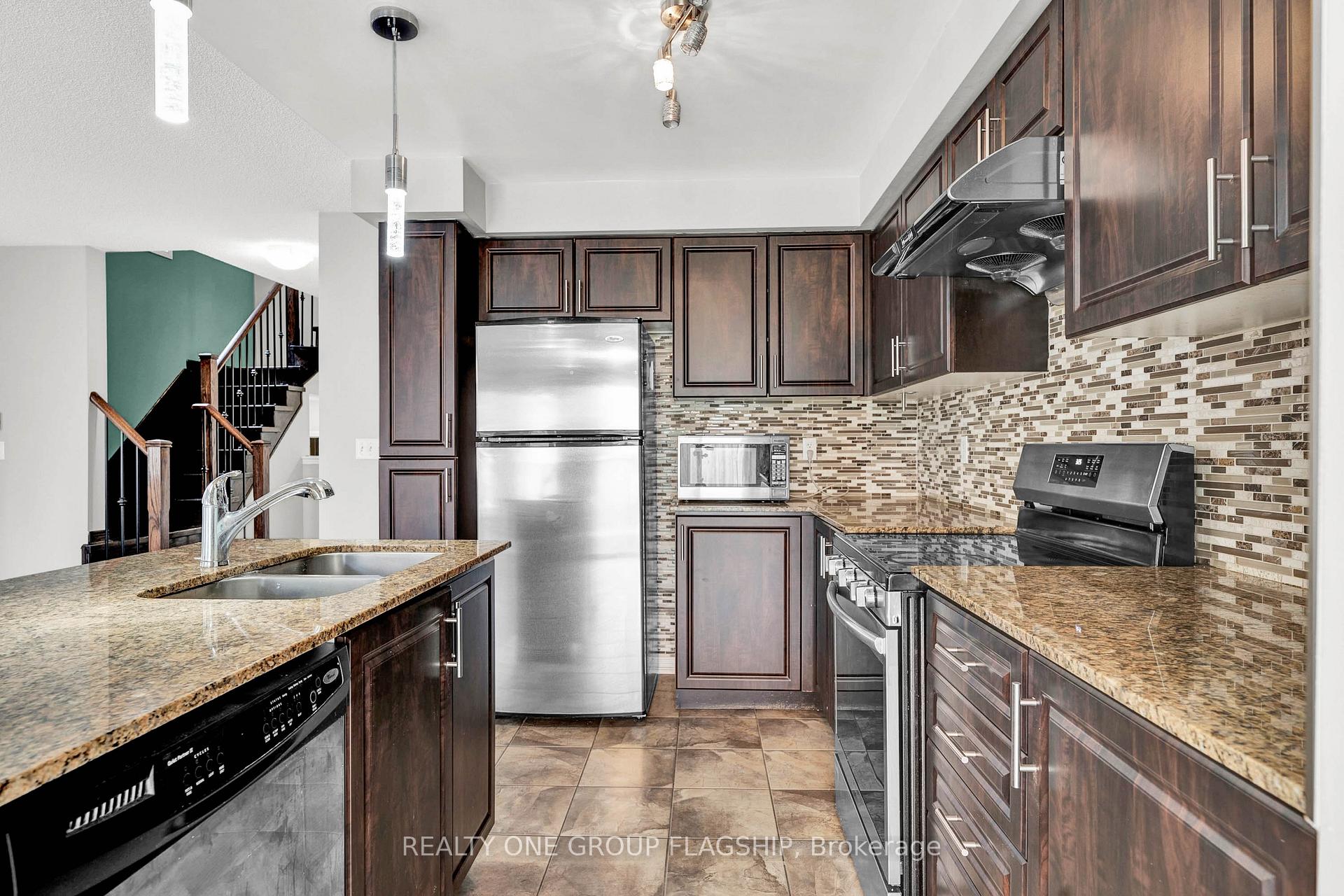 Photo 8 of 4202 Thomas Alton Boulevard W, Burlington, Alton — HOMEH