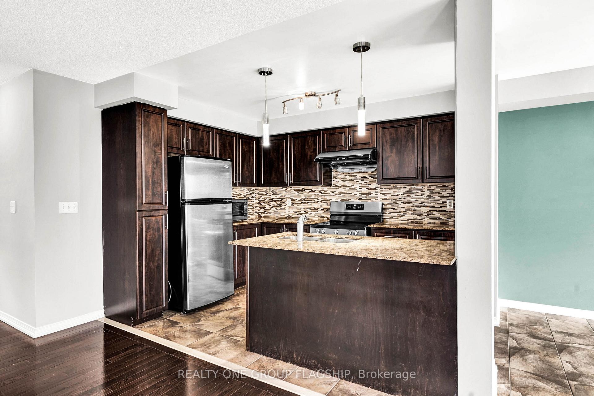 Photo 15 of 4202 Thomas Alton Boulevard W, Burlington, Alton — HOMEH