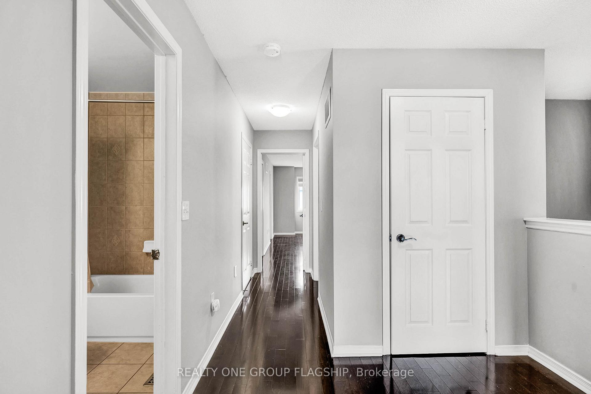 Photo 11 of 4202 Thomas Alton Boulevard W, Burlington, Alton — HOMEH