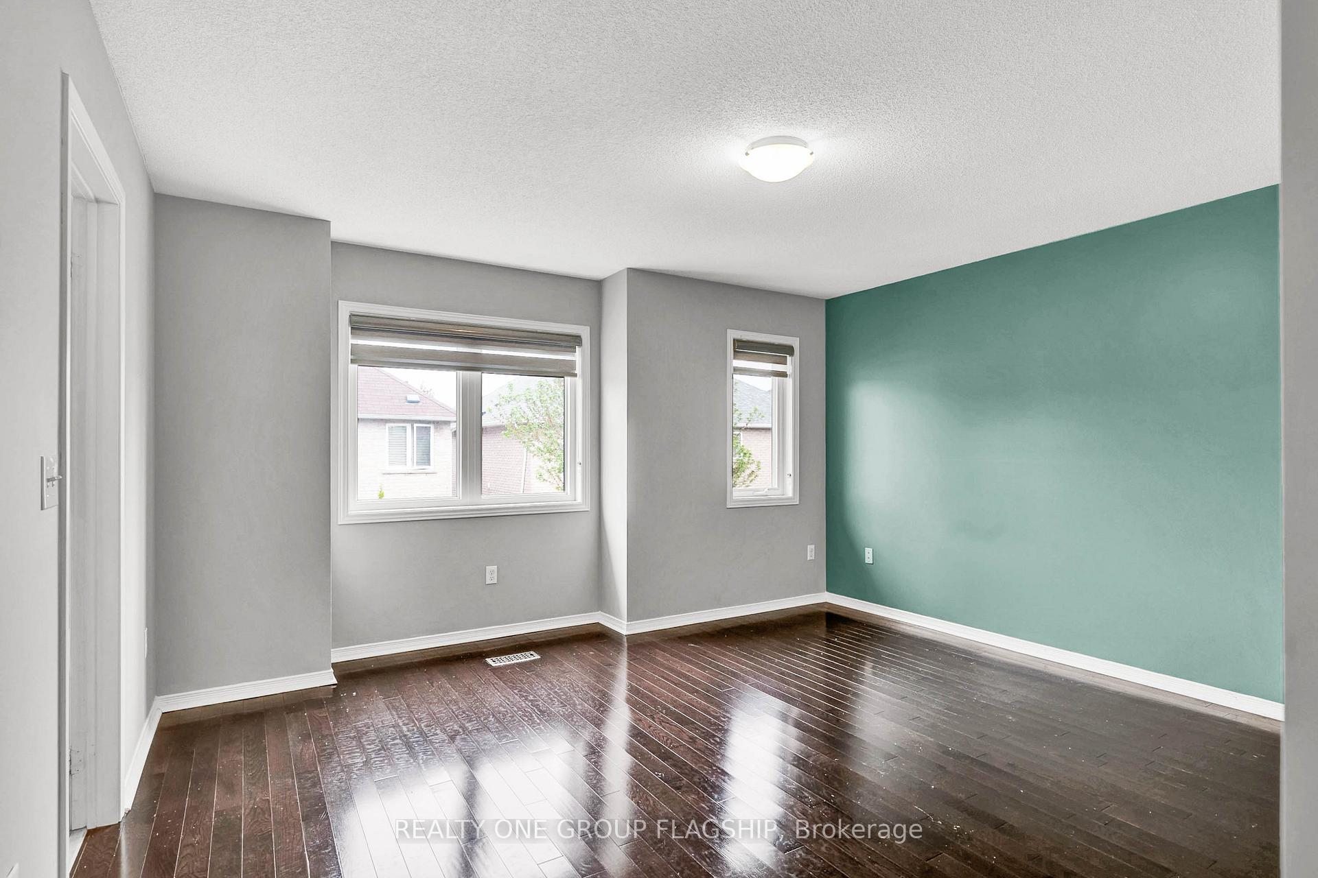 Photo 12 of 4202 Thomas Alton Boulevard W, Burlington, Alton — HOMEH