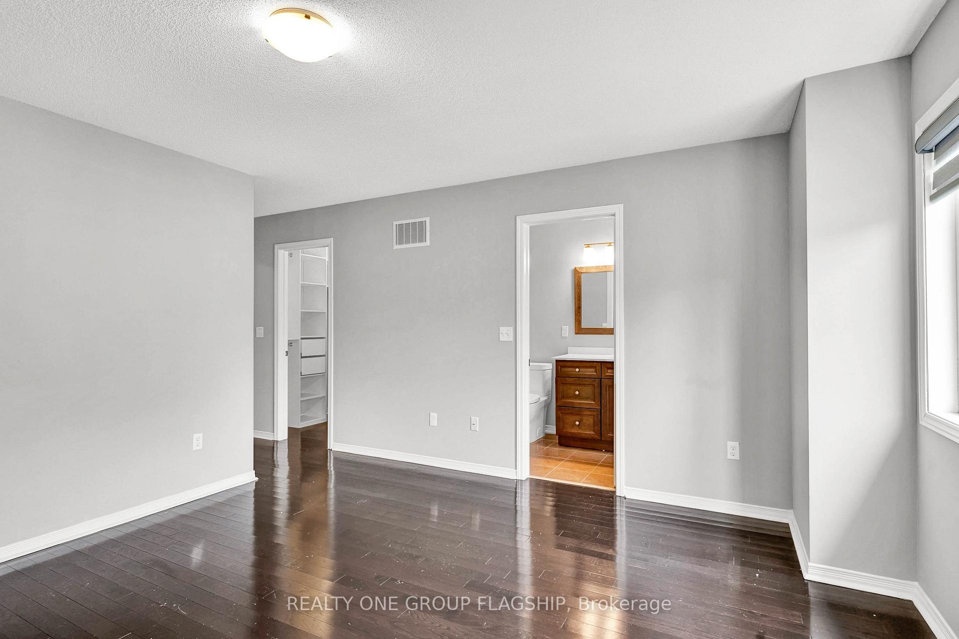 Photo 17 of 4202 Thomas Alton Boulevard W, Burlington, Alton — HOMEH