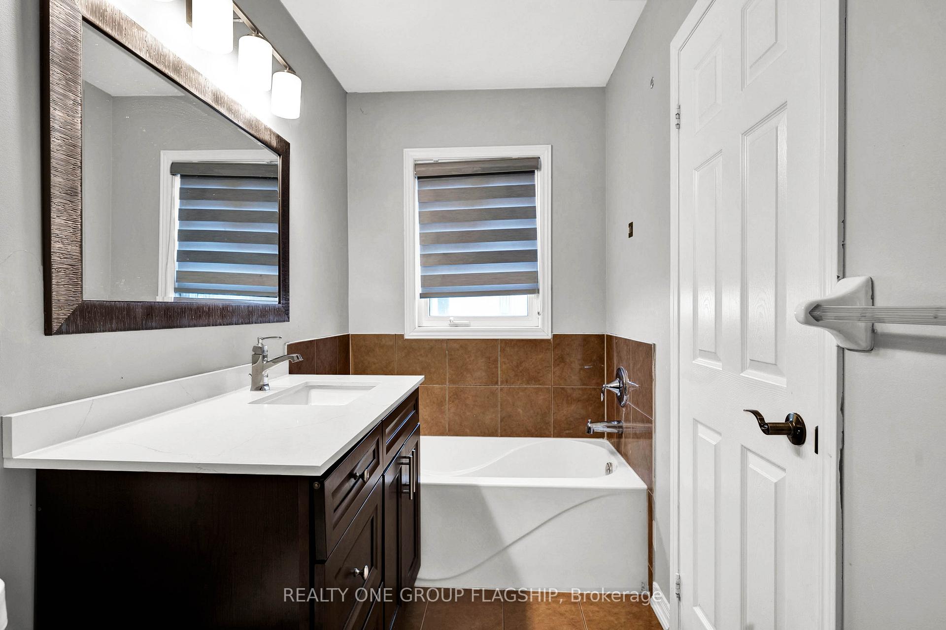 Photo 23 of 4202 Thomas Alton Boulevard W, Burlington, Alton — HOMEH
