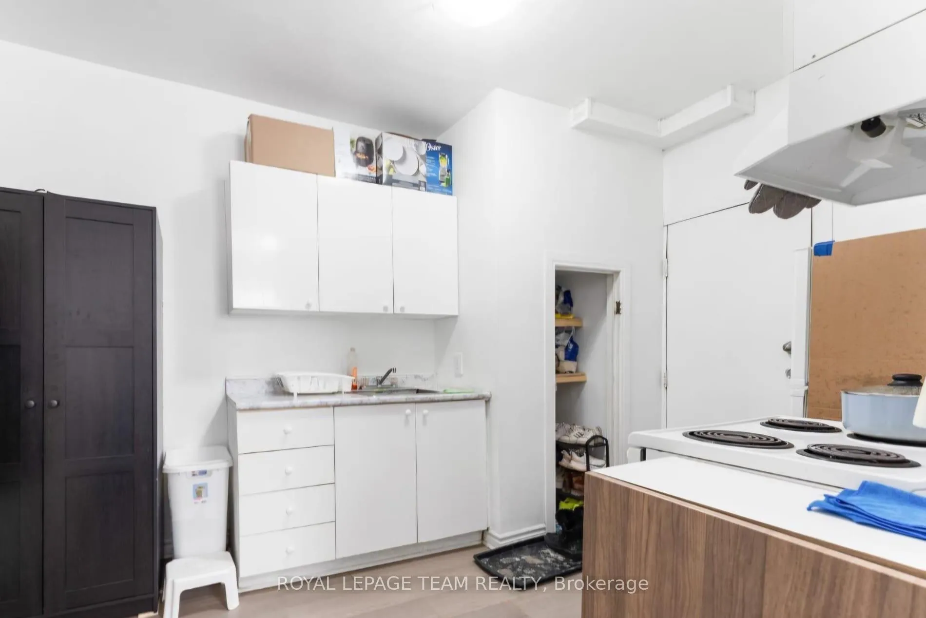 Photo 2 of Unit 2, 4 Eccles Street, Ottawa, West Centre Town — HOMEH