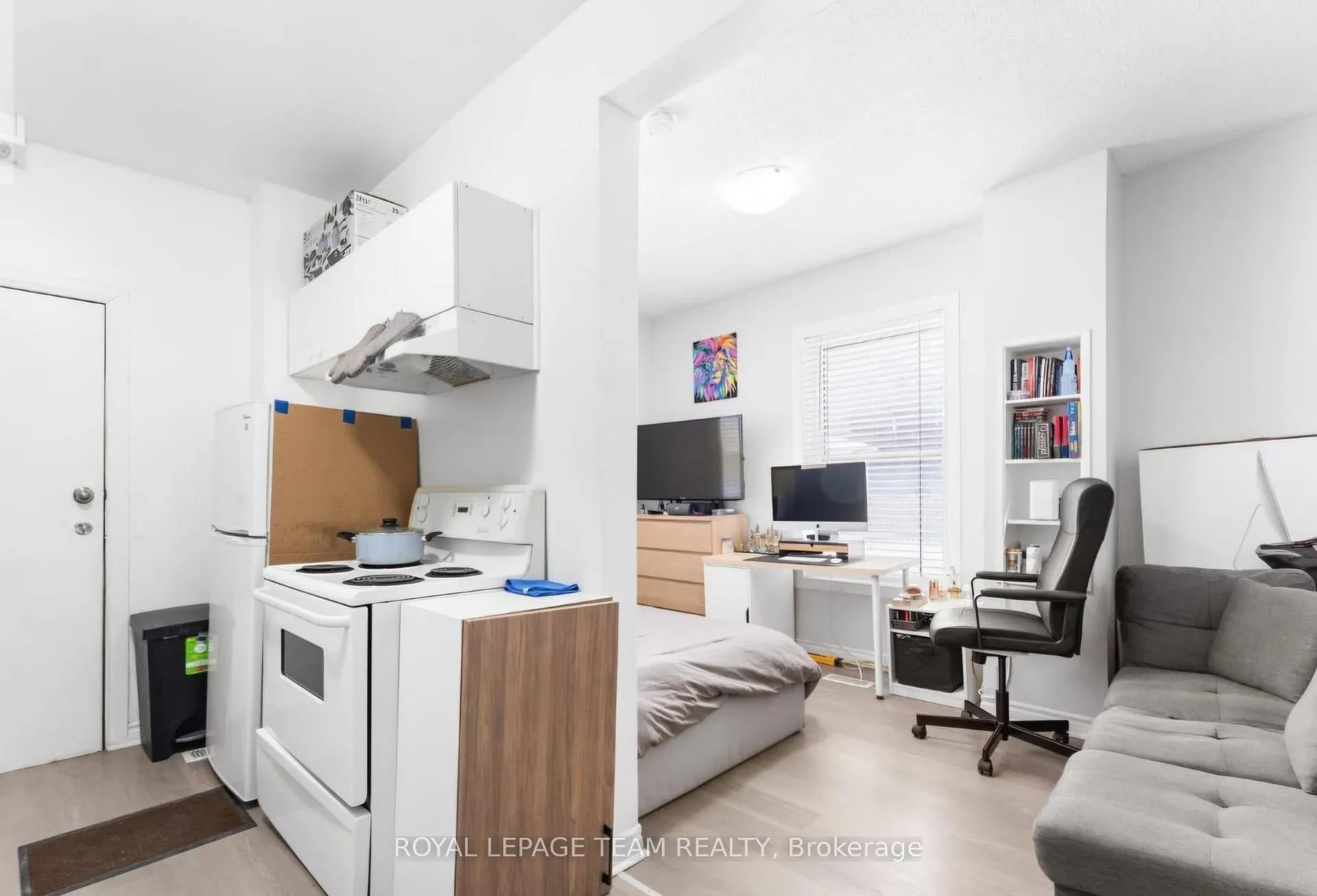 Photo 3 of Unit 2, 4 Eccles Street, Ottawa, West Centre Town — HOMEH