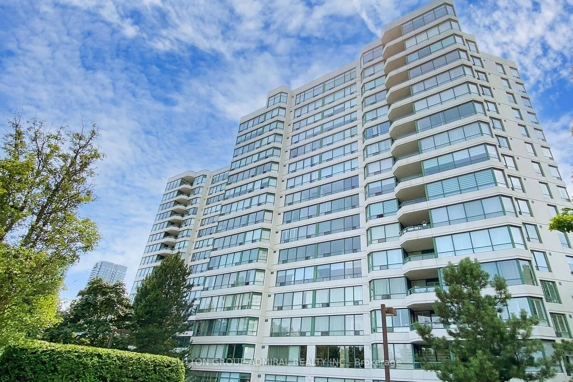 Photo 3 of Unit 1105, 110 Promenade Circle, Vaughan, Brownridge — HOMEH