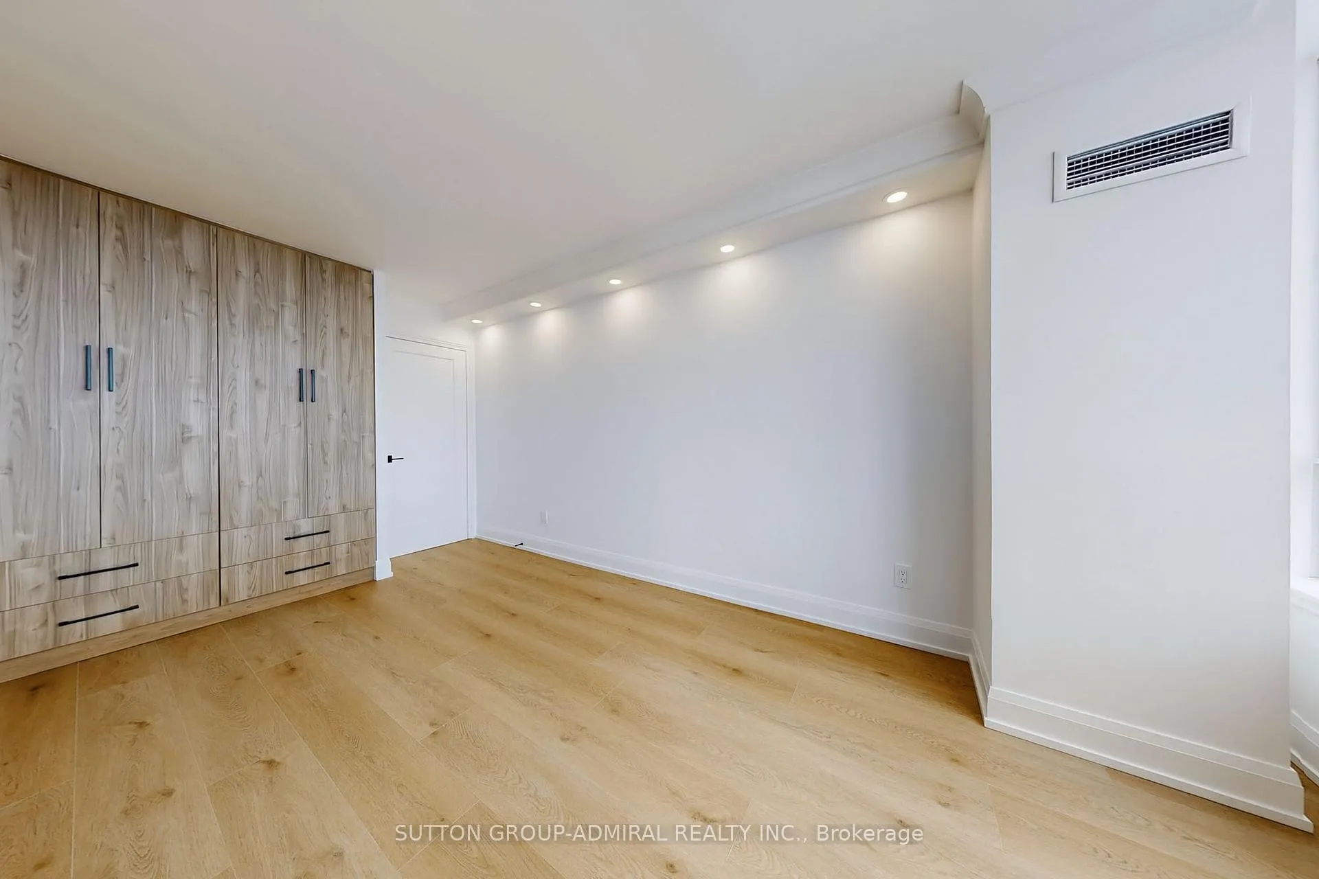 Photo 31 of Unit 1105, 110 Promenade Circle, Vaughan, Brownridge — HOMEH