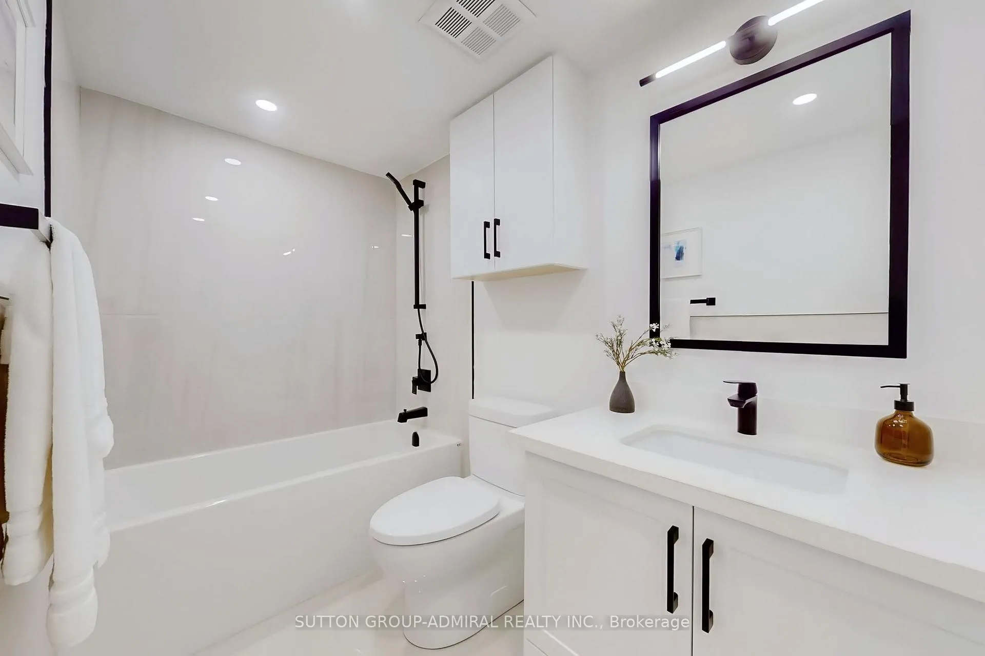 Photo 32 of Unit 1105, 110 Promenade Circle, Vaughan, Brownridge — HOMEH