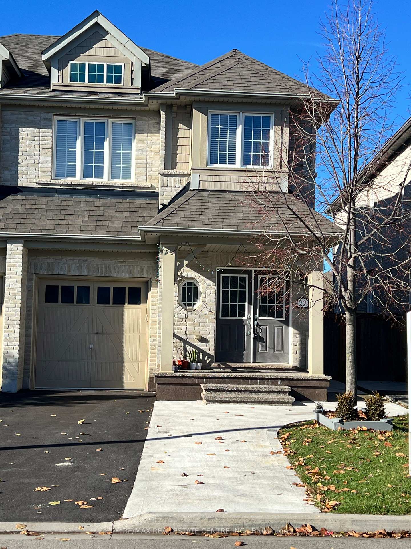 Photo 1 of 22 Twistleton Street, Caledon, Rural Caledon — HOMEH