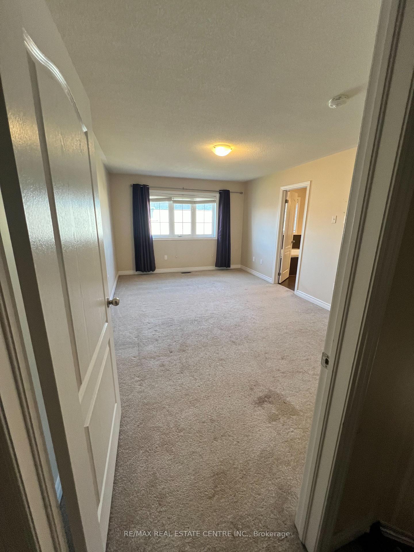 Photo 14 of 22 Twistleton Street, Caledon, Rural Caledon — HOMEH