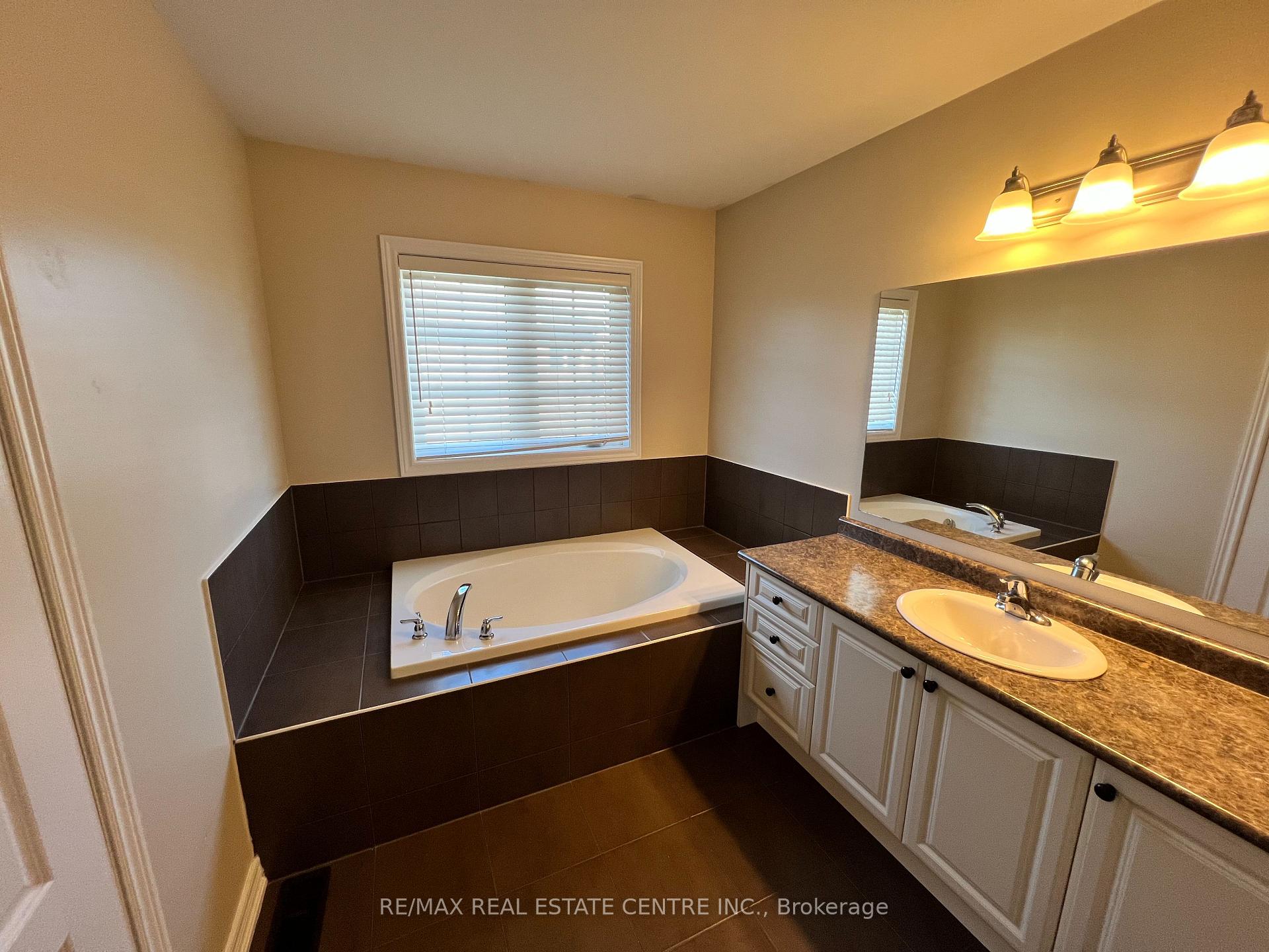 Photo 16 of 22 Twistleton Street, Caledon, Rural Caledon — HOMEH