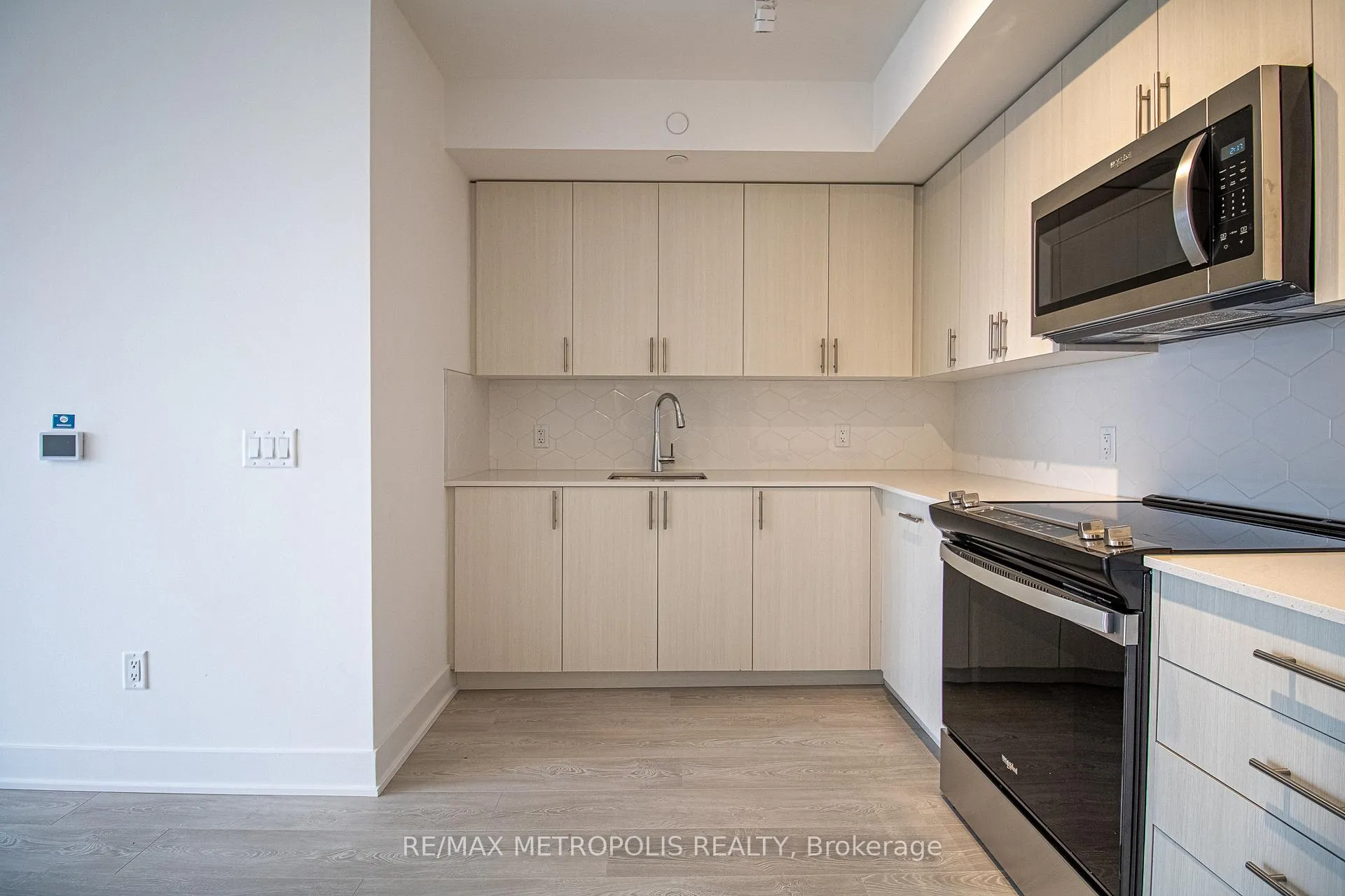 Photo 7 of Unit 1408, 2545 Simcoe Street N, Oshawa, Windfields — HOMEH