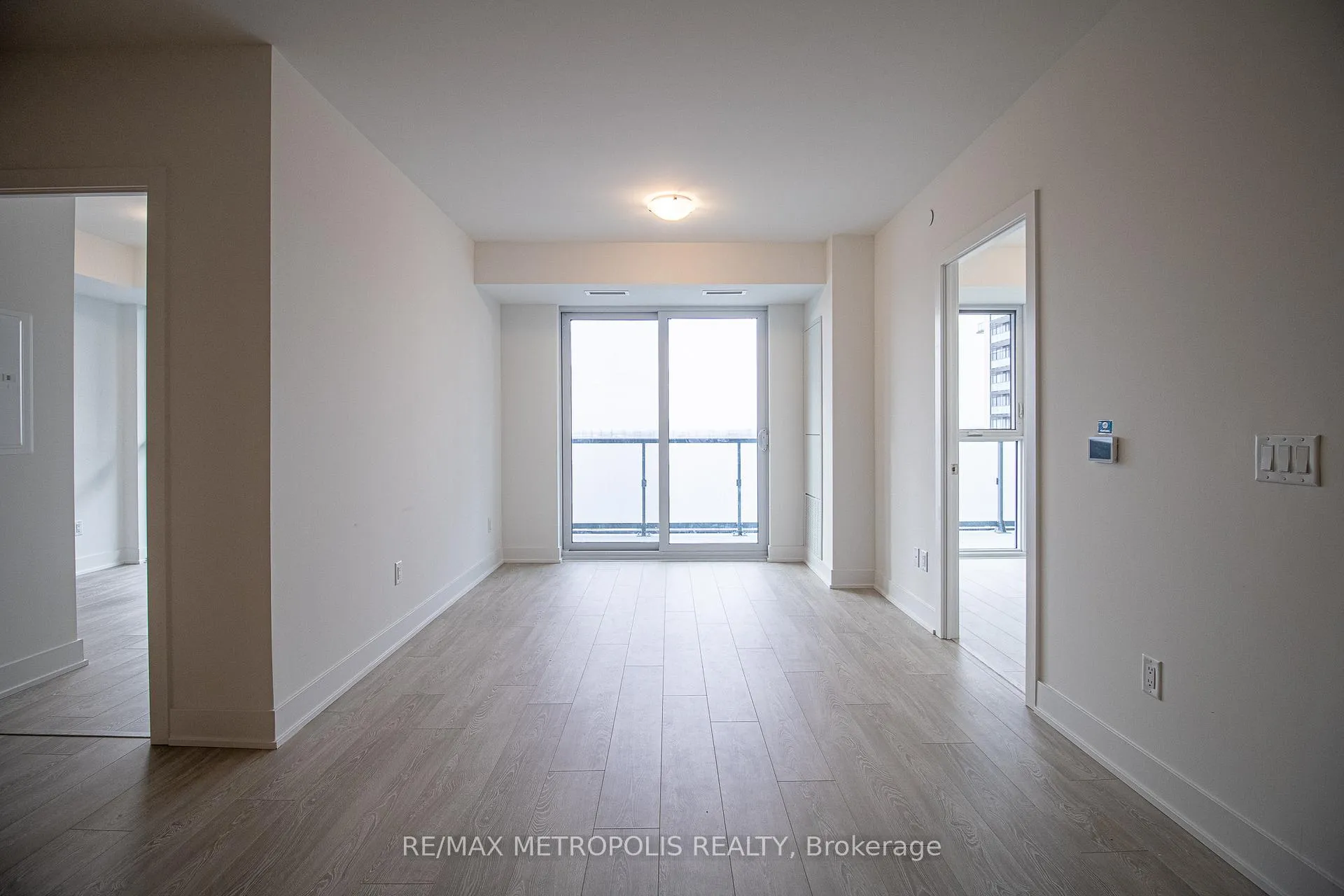 Photo 10 of Unit 1408, 2545 Simcoe Street N, Oshawa, Windfields — HOMEH