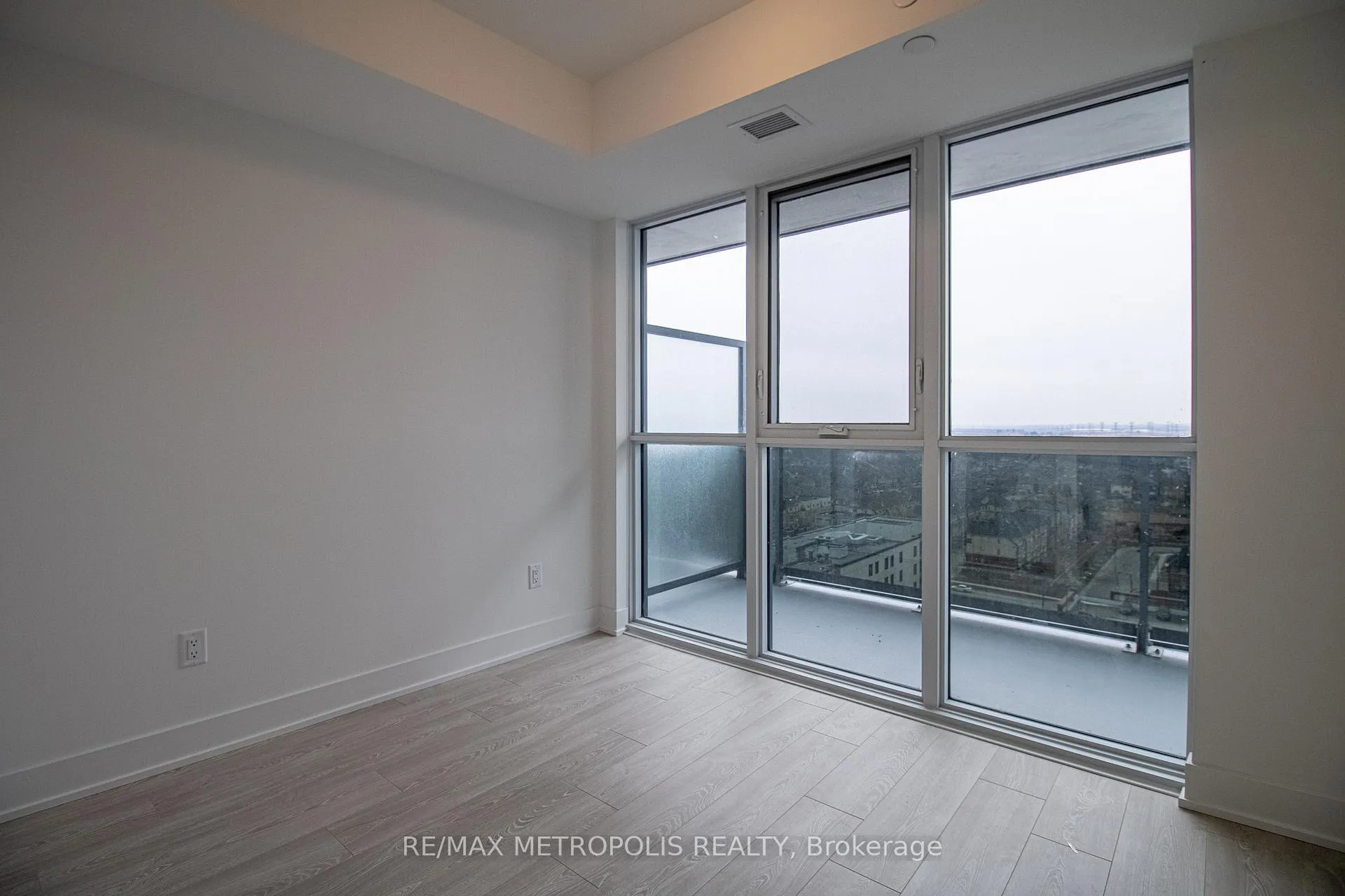Photo 21 of Unit 1408, 2545 Simcoe Street N, Oshawa, Windfields — HOMEH