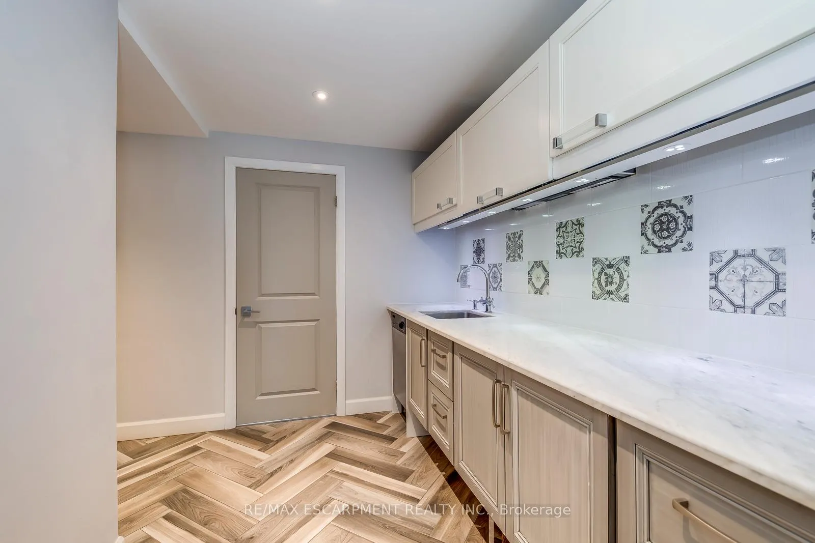 Photo 27 of 4306 Lakeshore Road, Burlington, Shoreacres — HOMEH