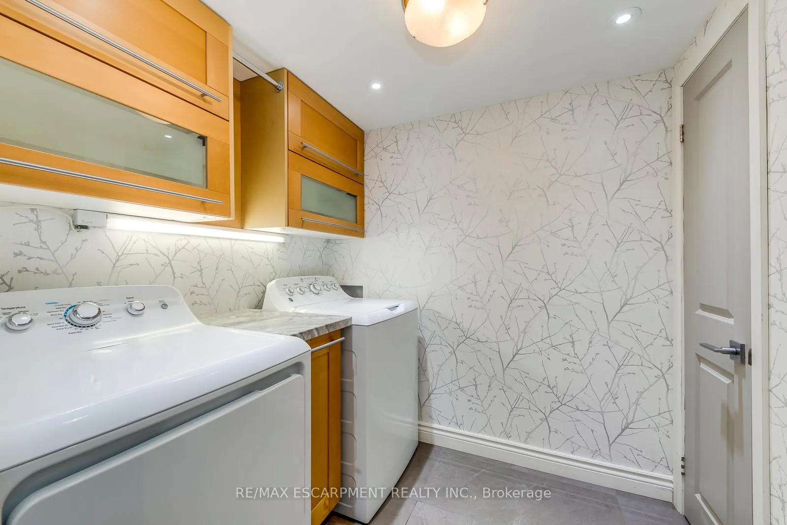 Photo 31 of 4306 Lakeshore Road, Burlington, Shoreacres — HOMEH