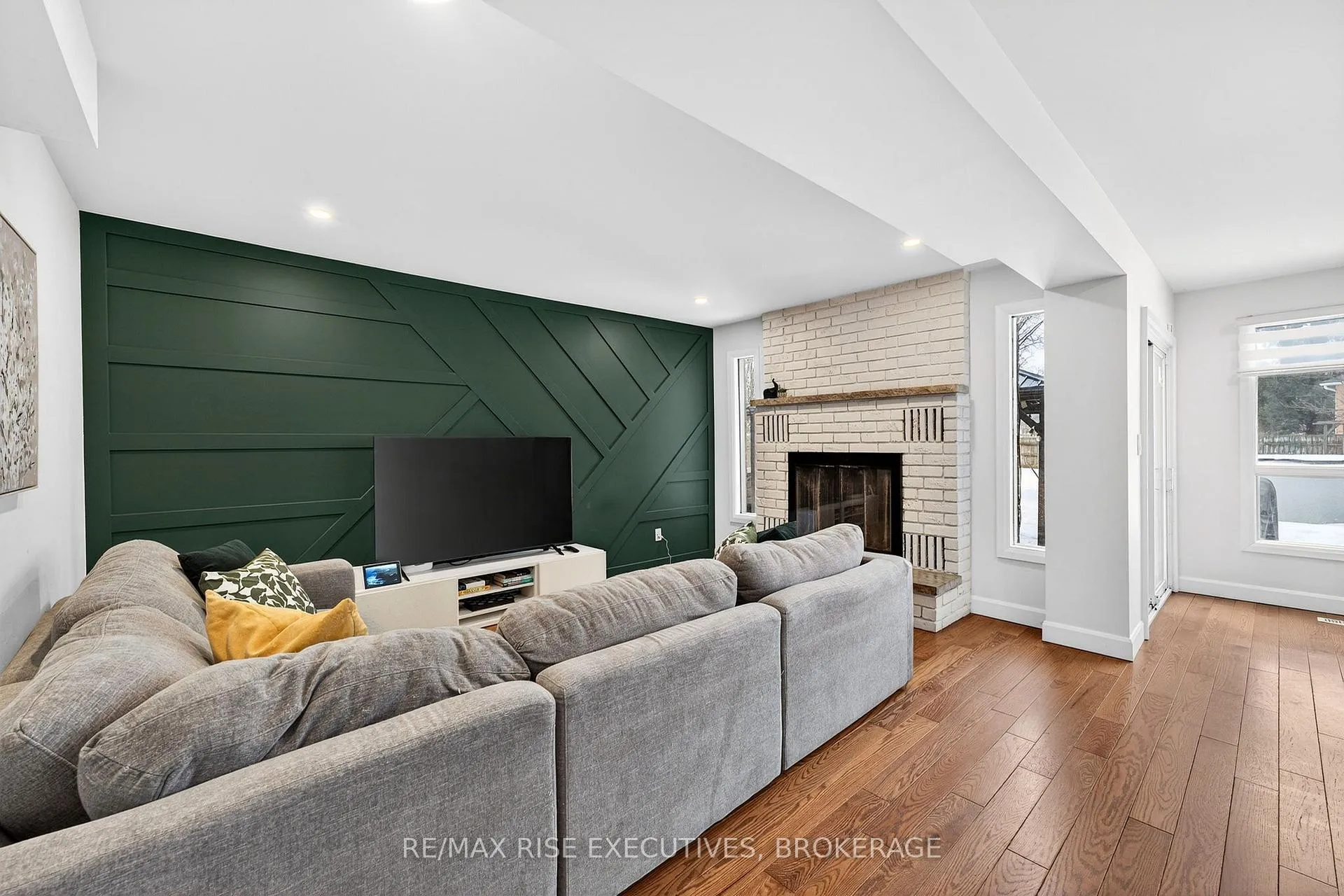 Photo 6 of 964 Heaton Road, Kingston, North of Taylor-Kidd Blvd — HOMEH