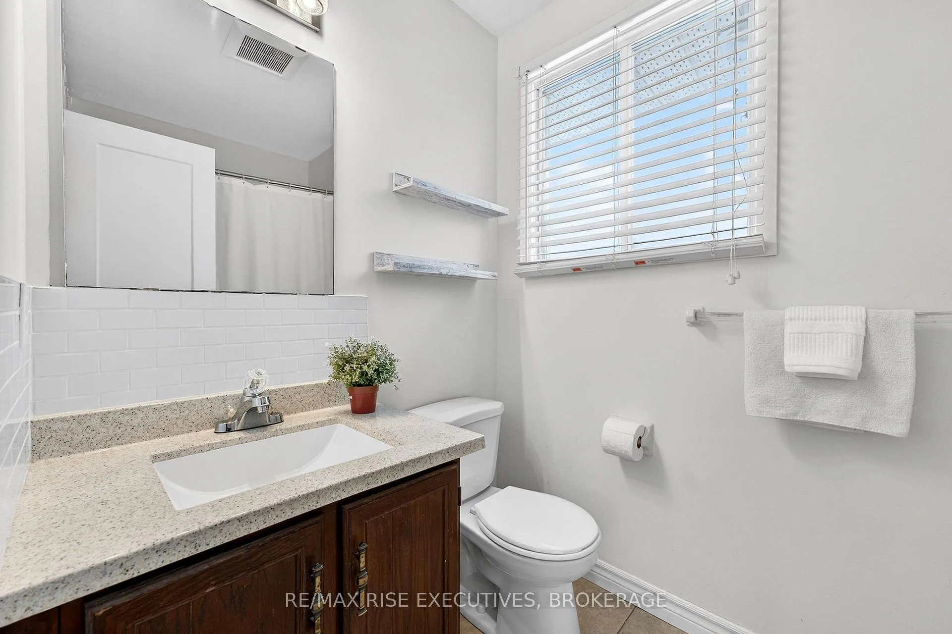 Photo 21 of 964 Heaton Road, Kingston, North of Taylor-Kidd Blvd — HOMEH