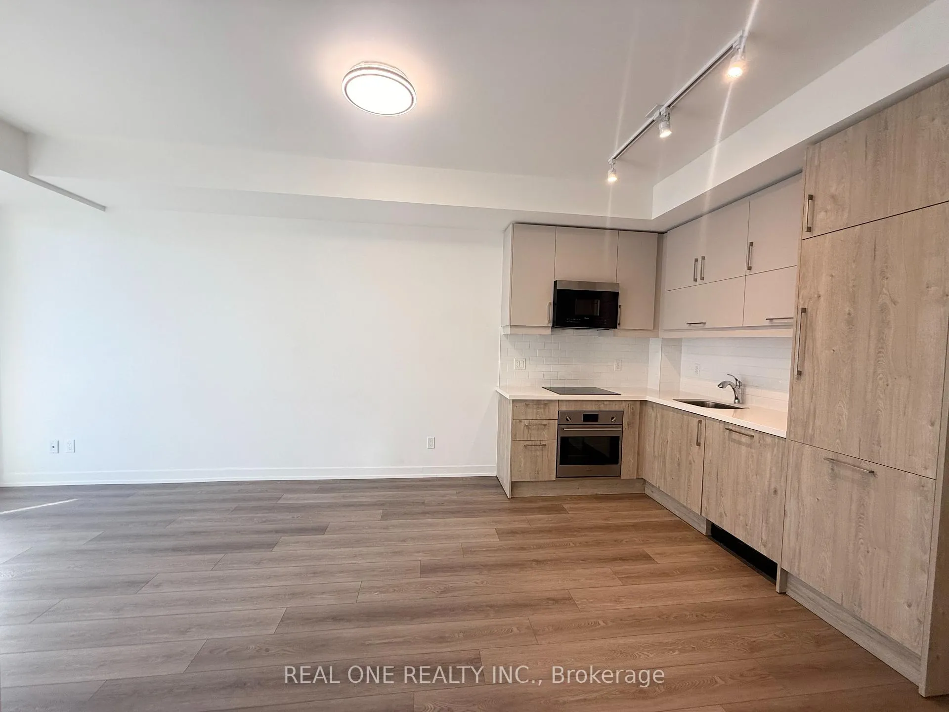 Photo 2 of Unit C802, 38 Simcoe Promenade, Markham, Unionville — HOMEH