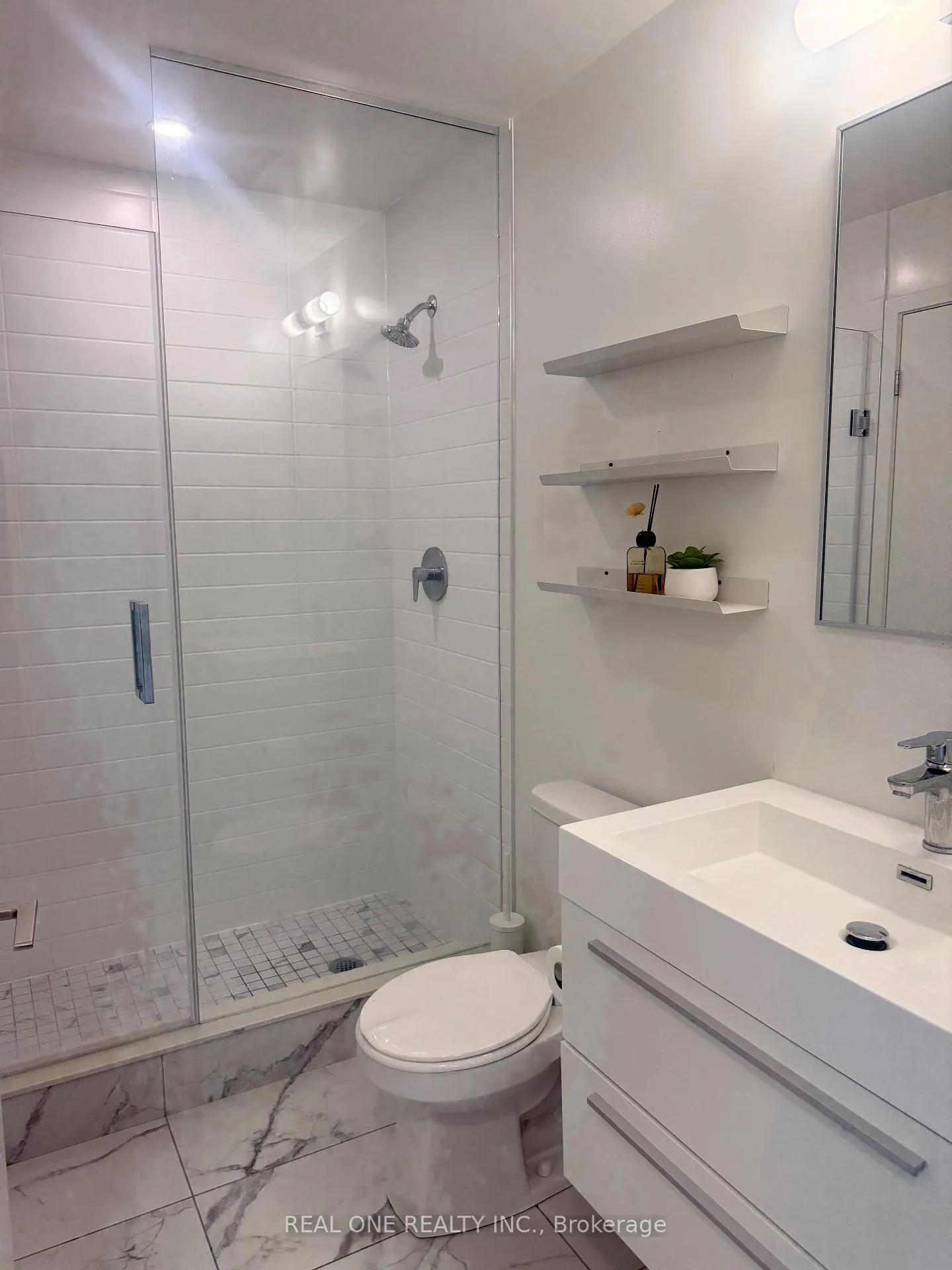 Photo 5 of Unit C802, 38 Simcoe Promenade, Markham, Unionville — HOMEH
