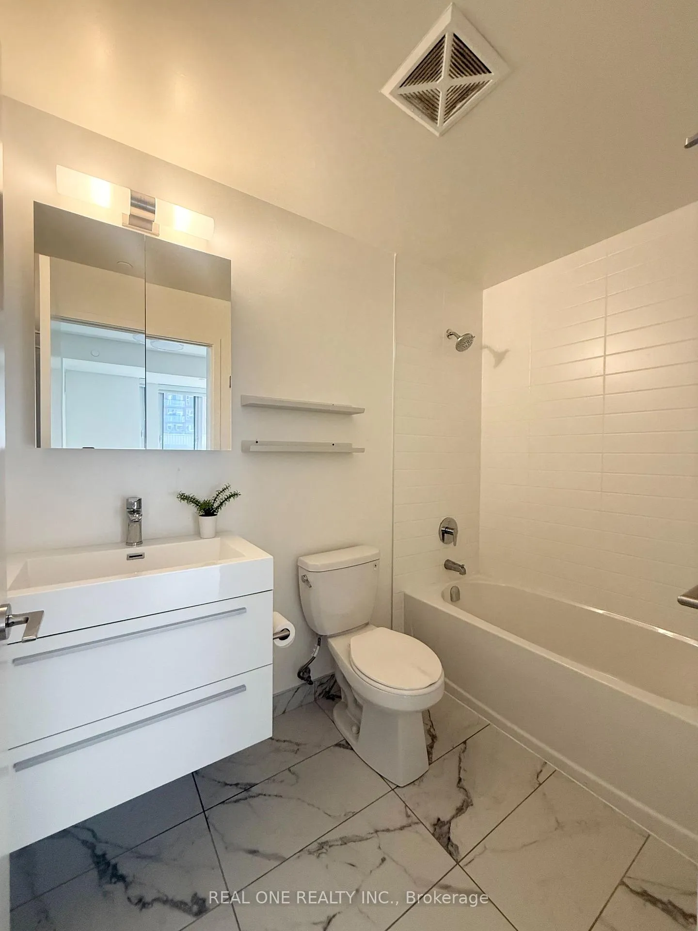 Photo 8 of Unit C802, 38 Simcoe Promenade, Markham, Unionville — HOMEH
