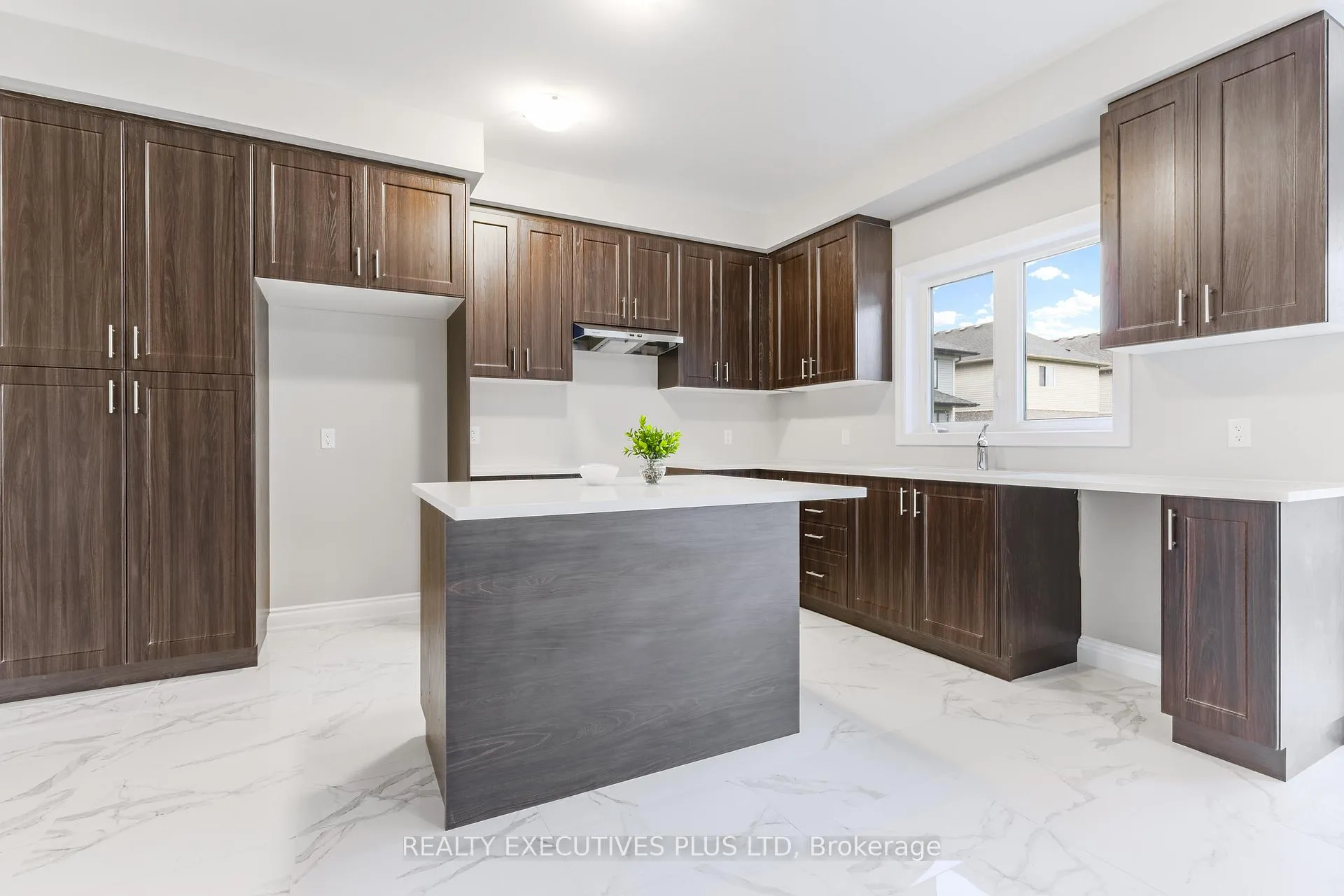 Photo 9 of 15 Venture Way, Thorold, Rolling Meadows — HOMEH