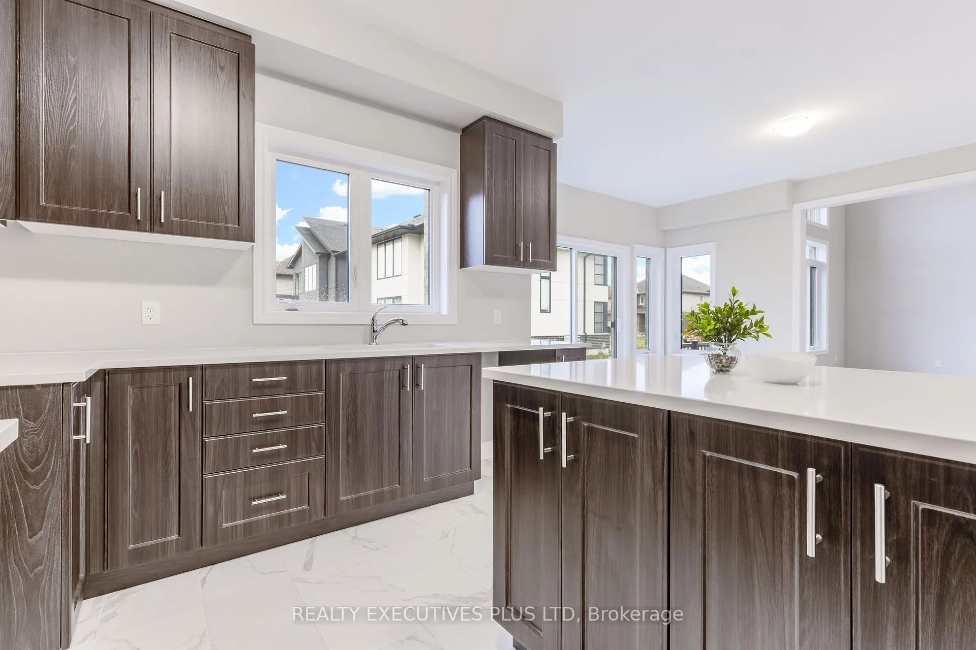 Photo 10 of 15 Venture Way, Thorold, Rolling Meadows — HOMEH