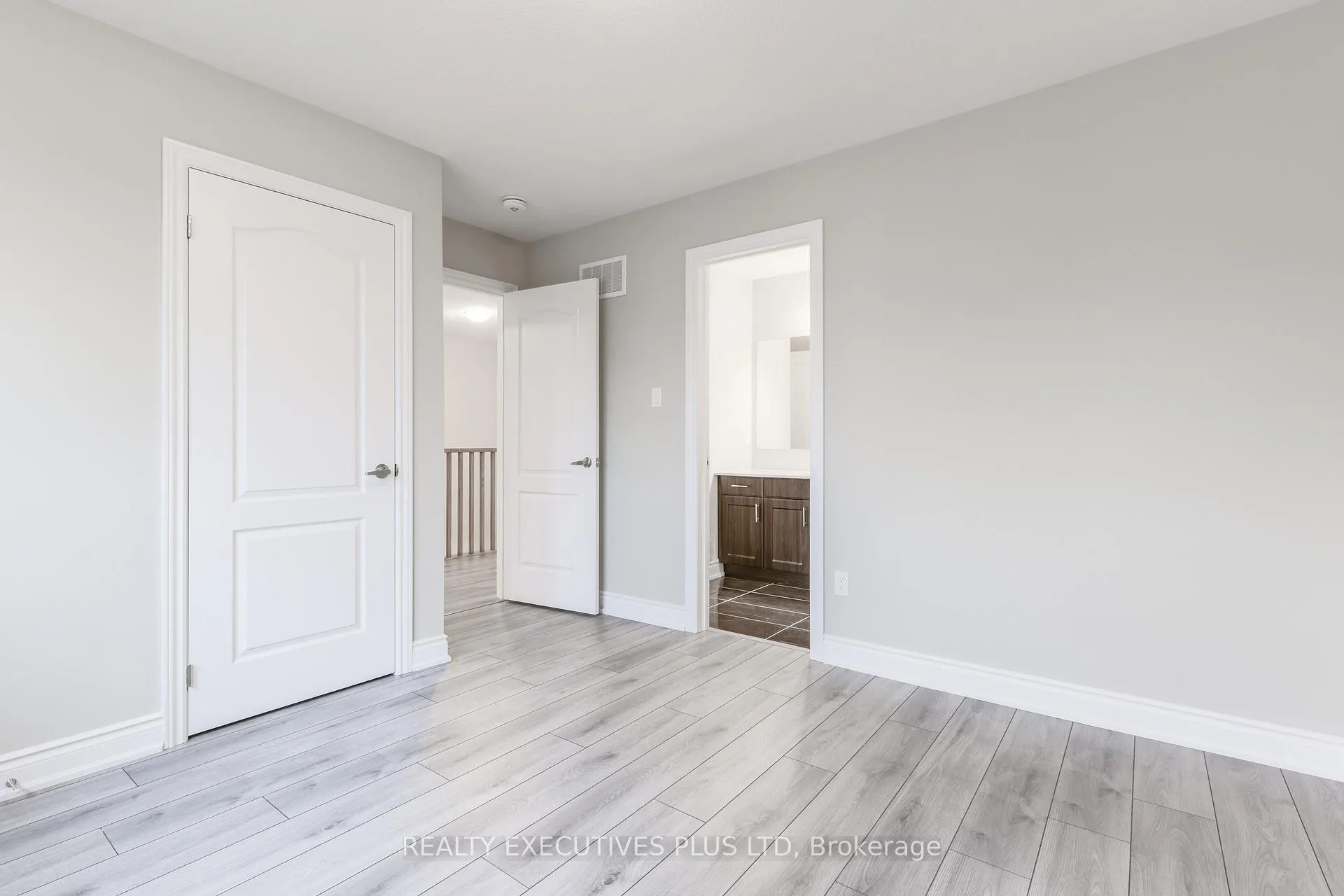 Photo 17 of 15 Venture Way, Thorold, Rolling Meadows — HOMEH