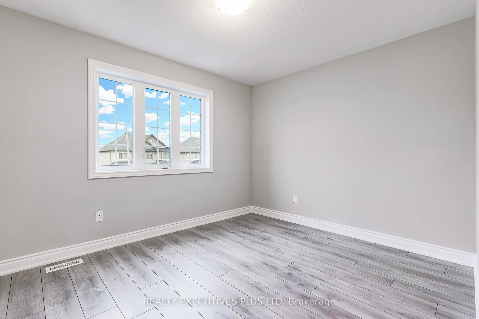 Photo 25 of 15 Venture Way, Thorold, Rolling Meadows — HOMEH