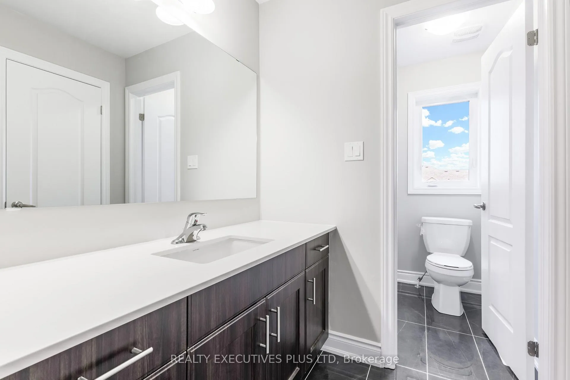 Photo 26 of 15 Venture Way, Thorold, Rolling Meadows — HOMEH