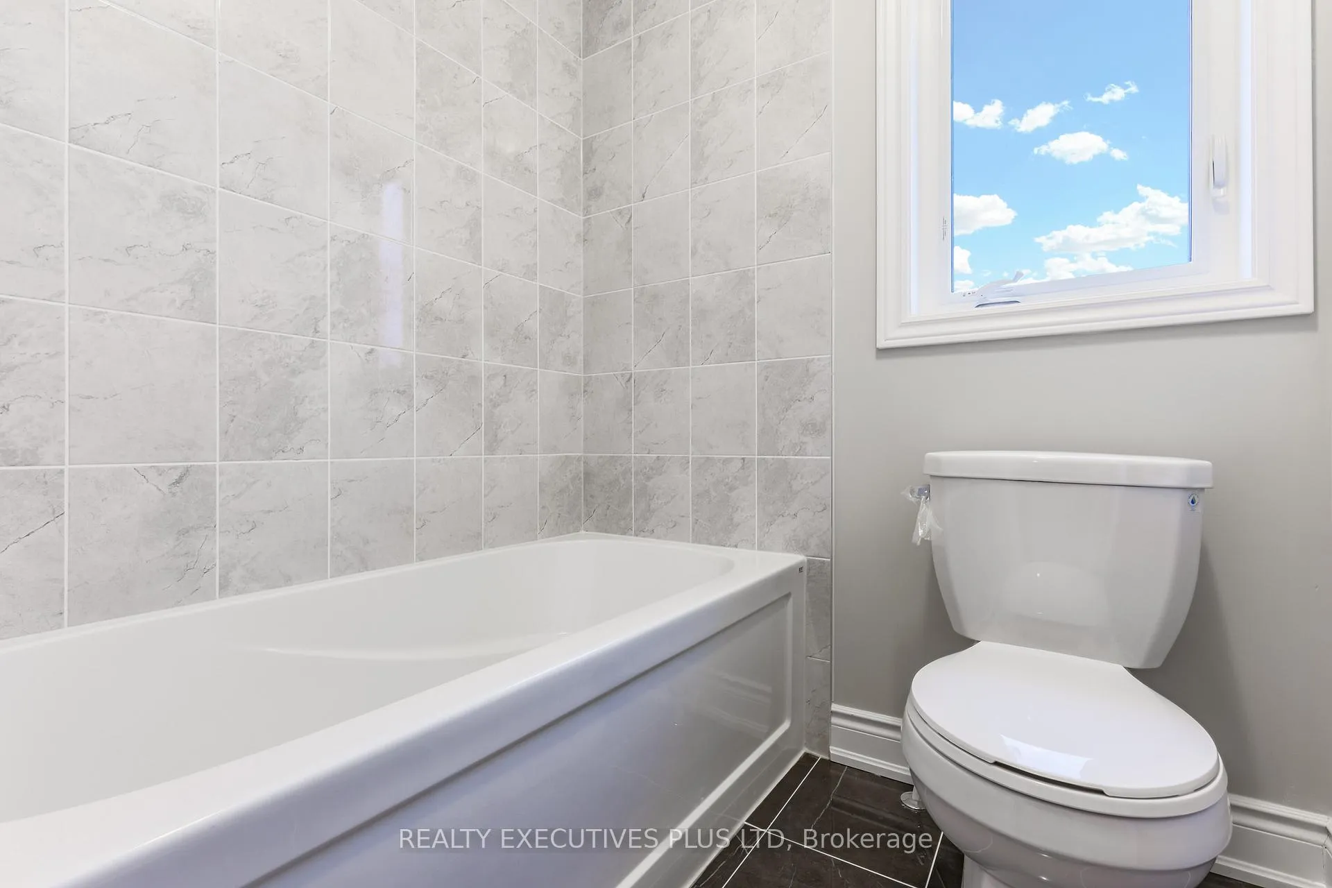Photo 27 of 15 Venture Way, Thorold, Rolling Meadows — HOMEH