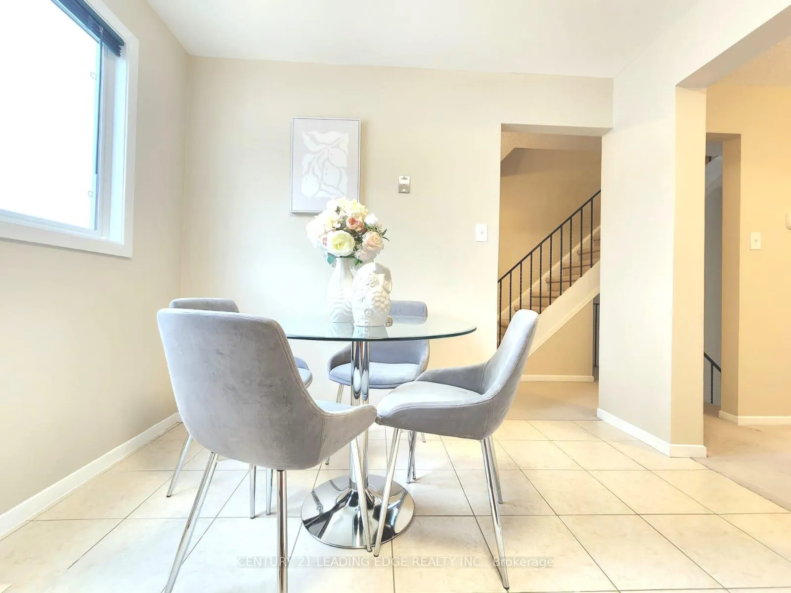 Photo 13 of 12 New Port Way, Markham, Thornhill — HOMEH