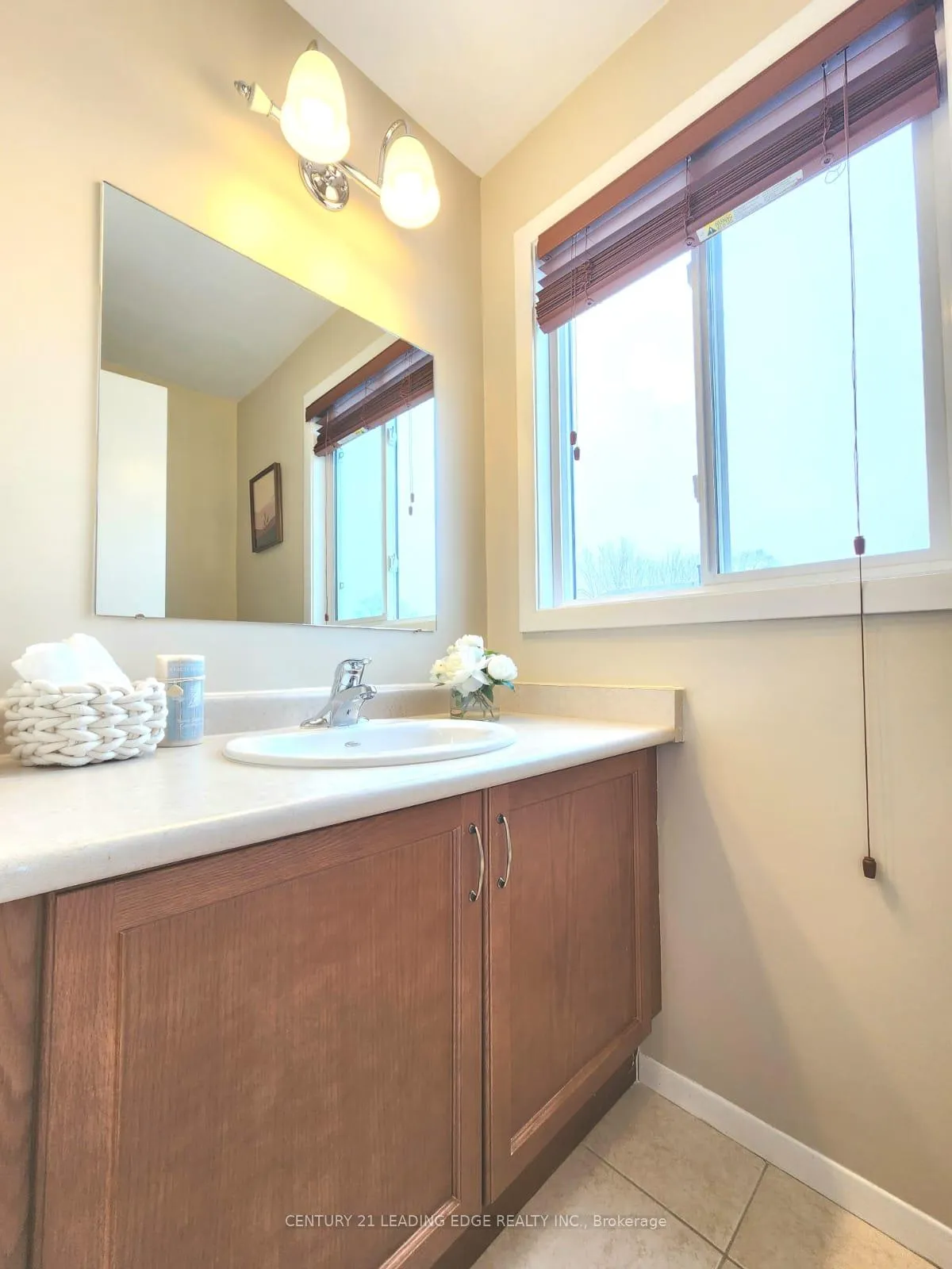 Photo 14 of 12 New Port Way, Markham, Thornhill — HOMEH