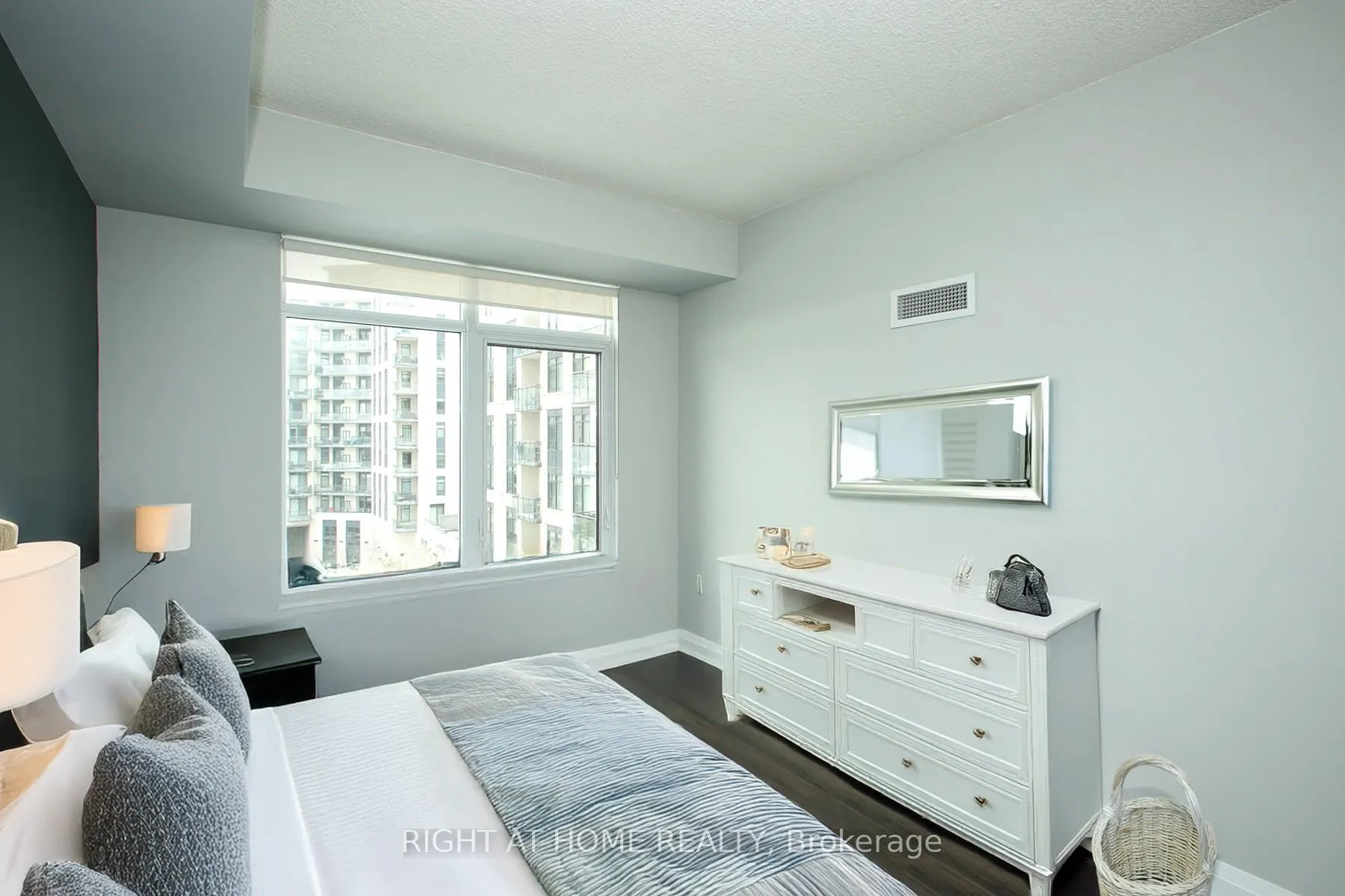 Photo 13 of Unit 515, 12 Woodstream Boulevard, Vaughan, Vaughan Grove — HOMEH