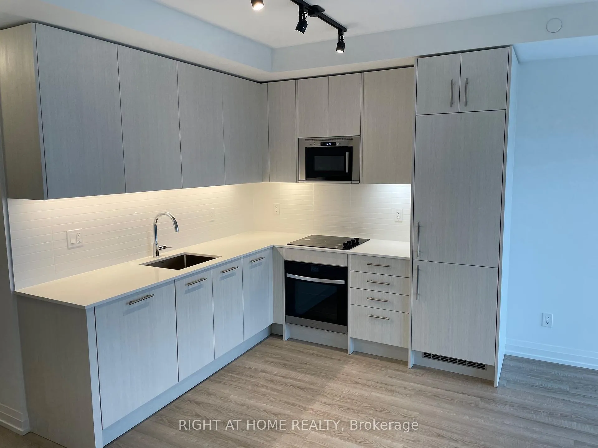 Photo 2 of Unit 2002, 286 Main Street, Toronto, East End-Danforth — HOMEH