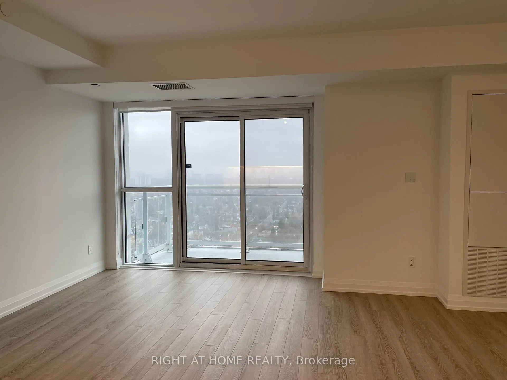 Photo 4 of Unit 2002, 286 Main Street, Toronto, East End-Danforth — HOMEH