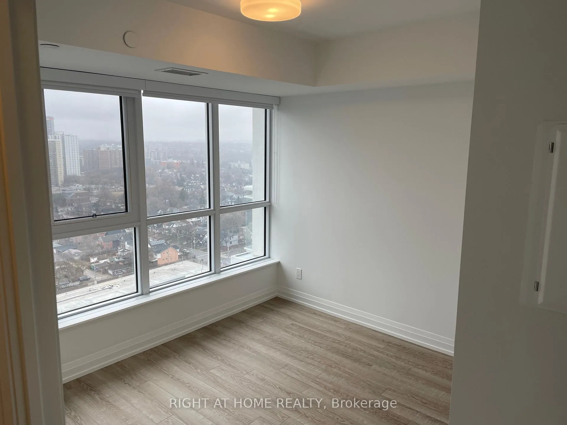 Photo 5 of Unit 2002, 286 Main Street, Toronto, East End-Danforth — HOMEH