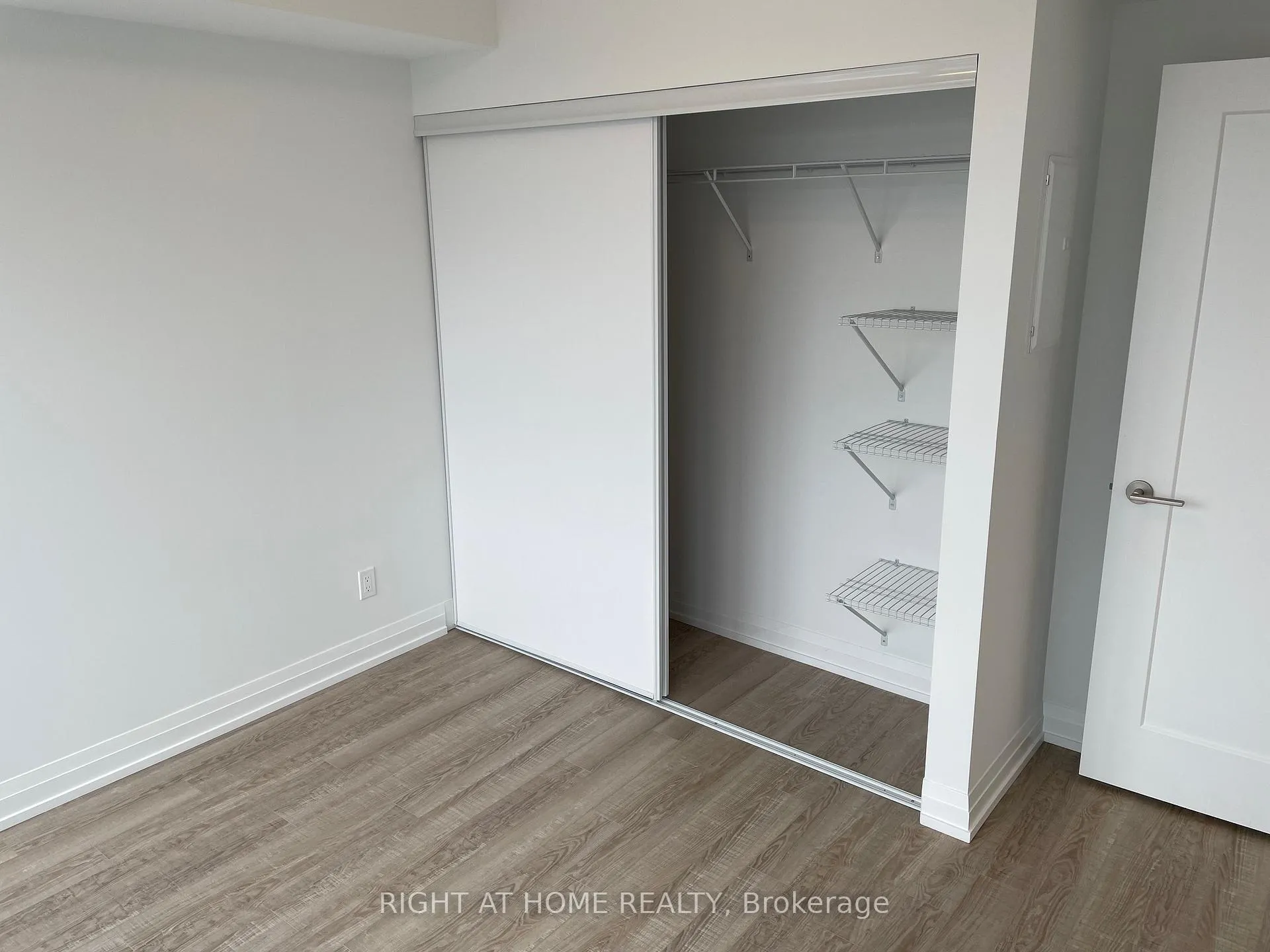 Photo 6 of Unit 2002, 286 Main Street, Toronto, East End-Danforth — HOMEH
