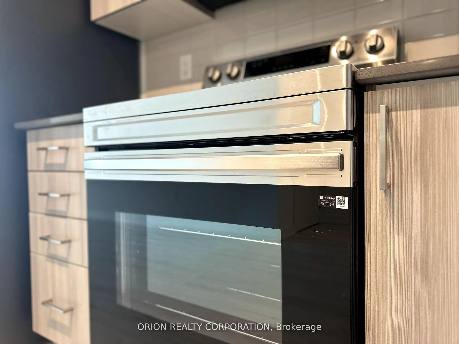 Photo 5 of Unit 910, 1435 Celebration Drive, Pickering, Bay Ridges — HOMEH