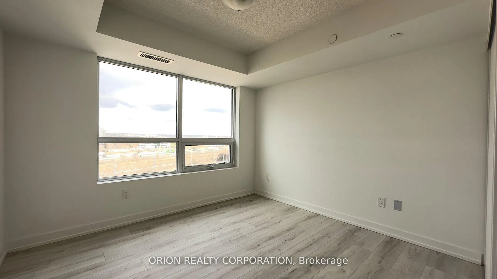 Photo 11 of Unit 910, 1435 Celebration Drive, Pickering, Bay Ridges — HOMEH