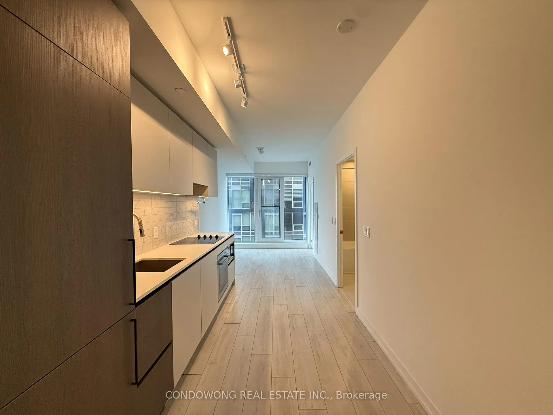 Front of Unit 4810, 55 Mercer Street