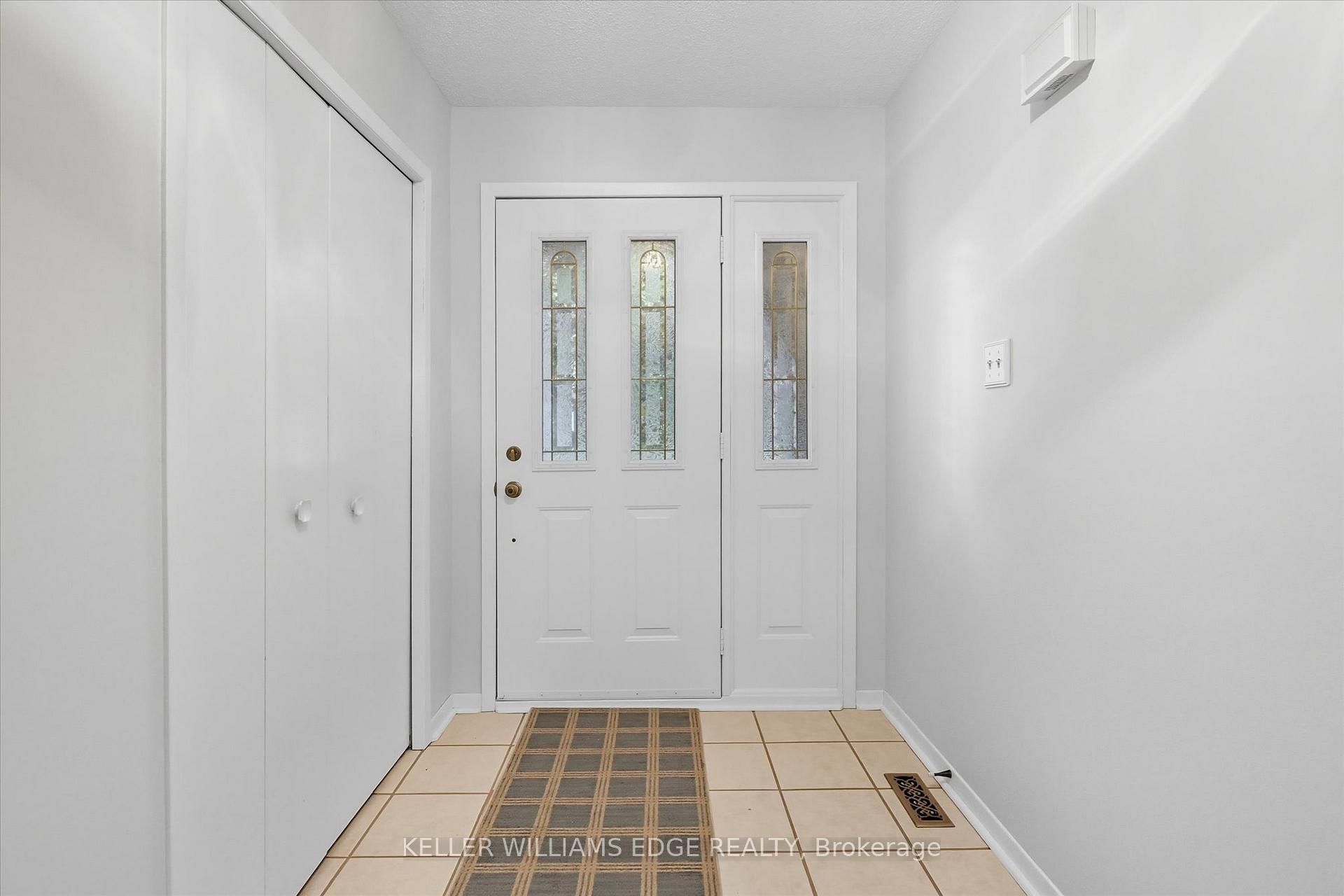 Photo 3 of 2400 Eaglesfield Drive, Burlington, Brant Hills — HOMEH