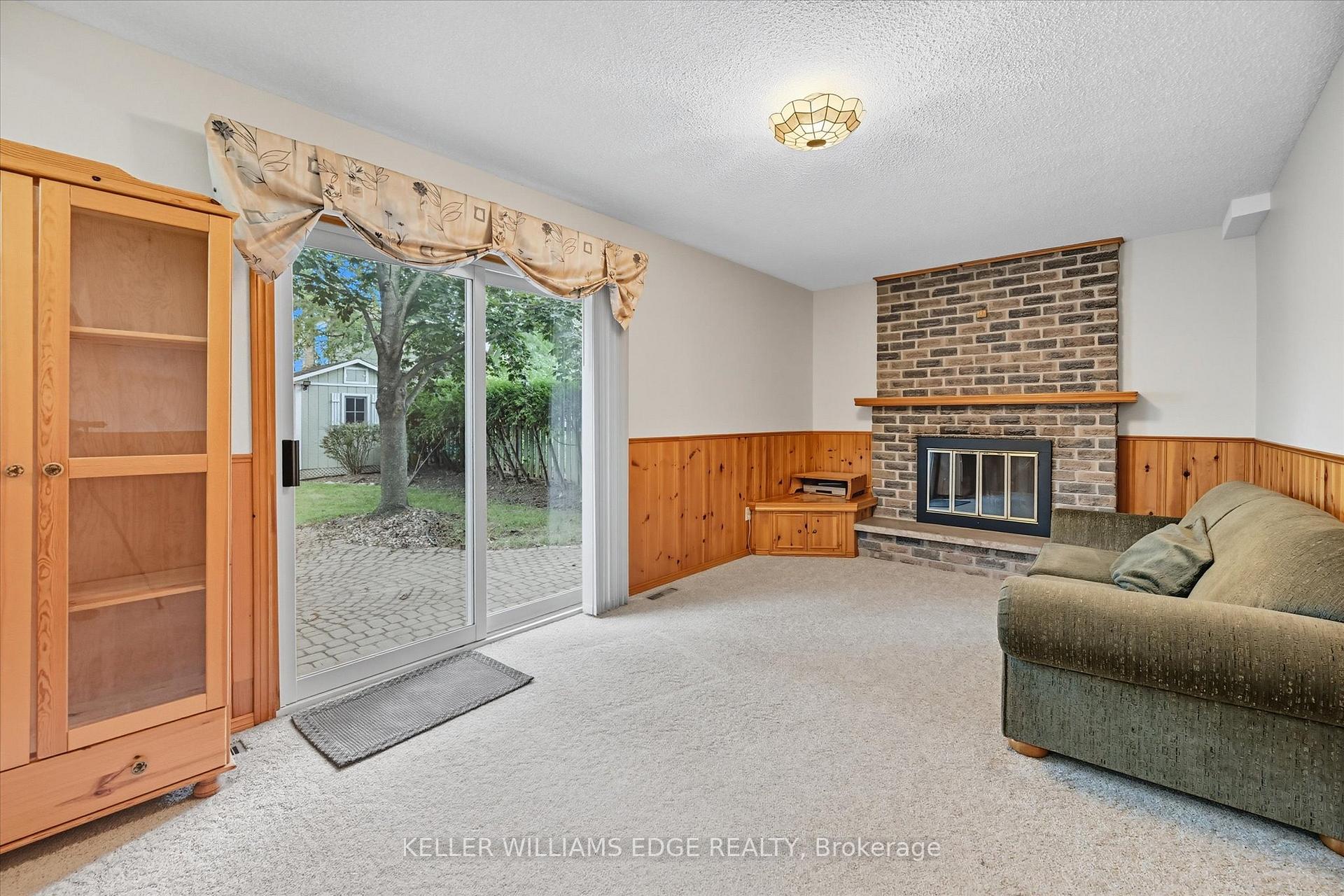 Photo 5 of 2400 Eaglesfield Drive, Burlington, Brant Hills — HOMEH
